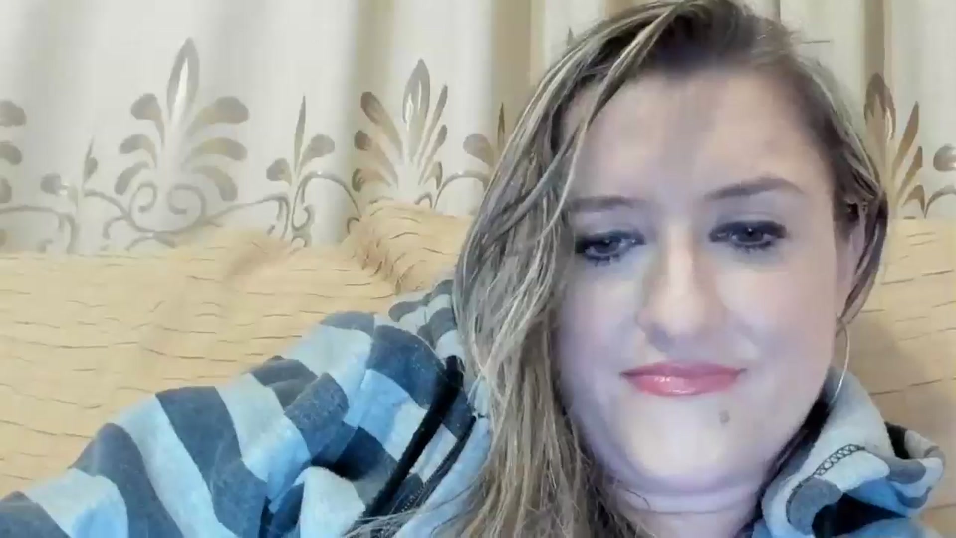 Gallery image thumbnail from BestDream's myfreecams stream on, 04/25/2024, 22:41 image 15 of 20
