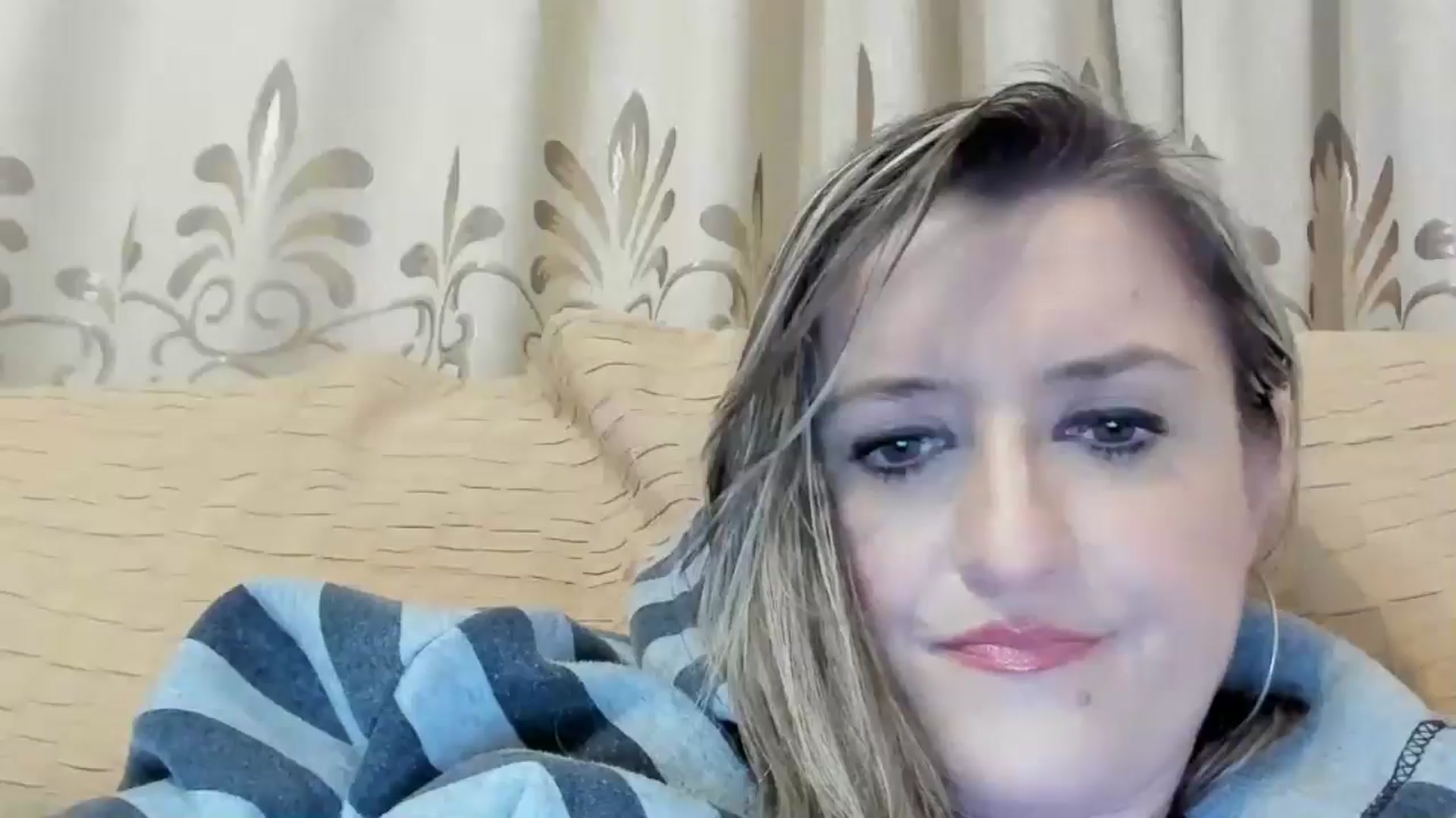 Gallery image thumbnail from BestDream's myfreecams stream on, 04/25/2024, 22:41 image 19 of 20