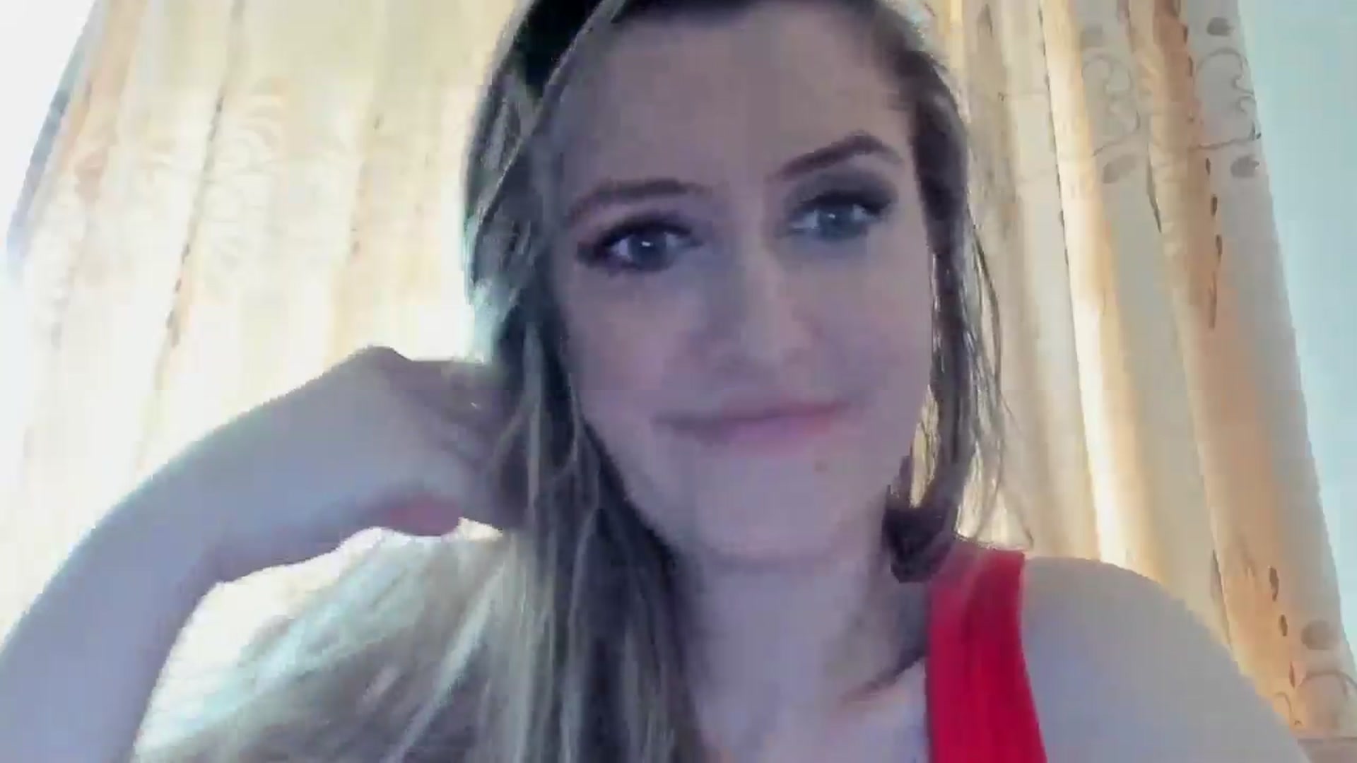 Gallery image thumbnail from BestDream's myfreecams stream on, 04/27/2024, 14:45 image 4 of 20