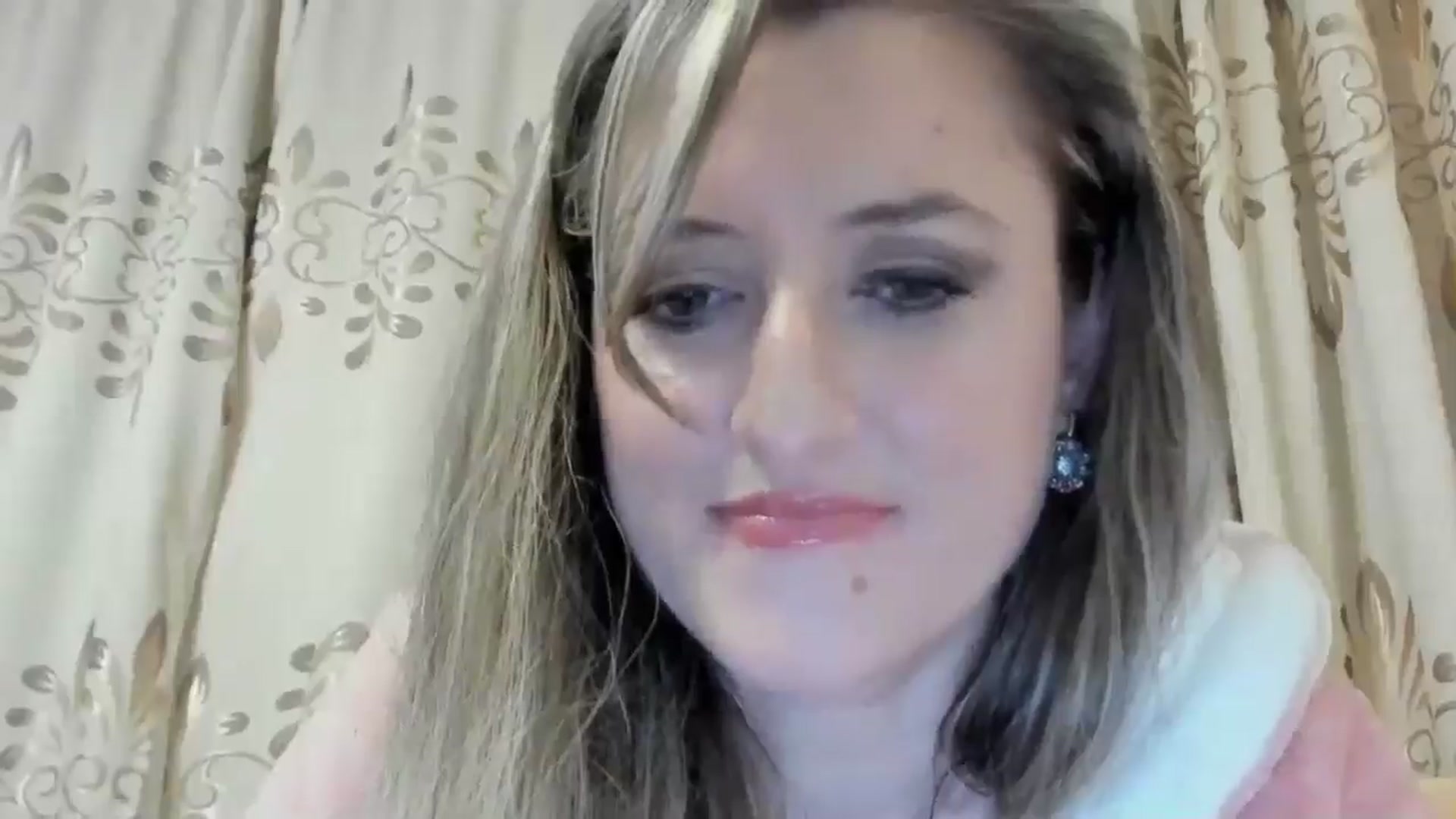 Gallery image thumbnail from BestDream's myfreecams stream on, 04/27/2024, 22:28 image 3 of 20
