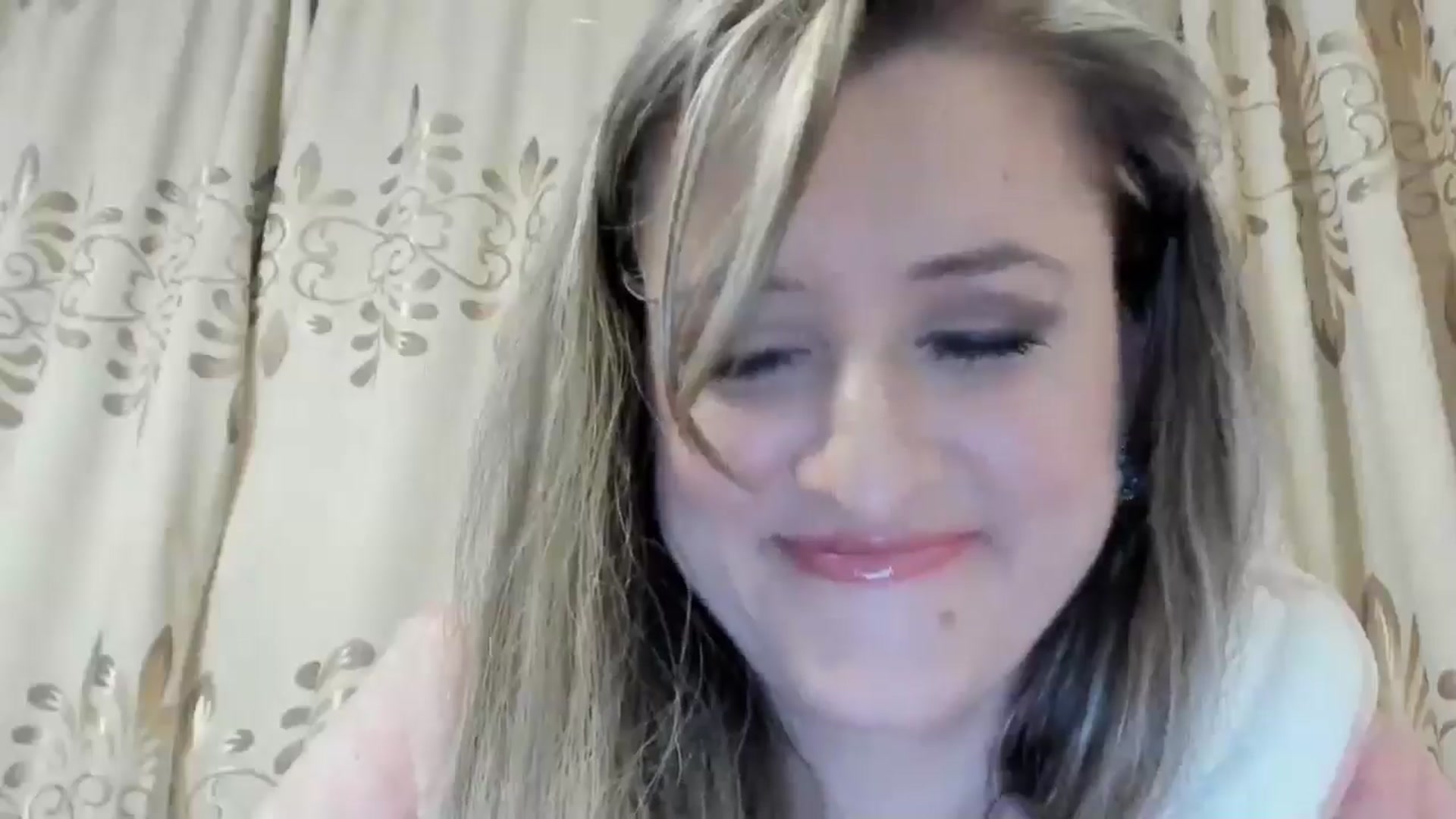 Gallery image thumbnail from BestDream's myfreecams stream on, 04/27/2024, 22:28 image 4 of 20