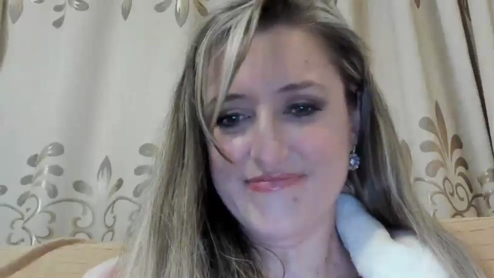Gallery image thumbnail from BestDream's myfreecams stream on, 04/27/2024, 22:28 image 18 of 20