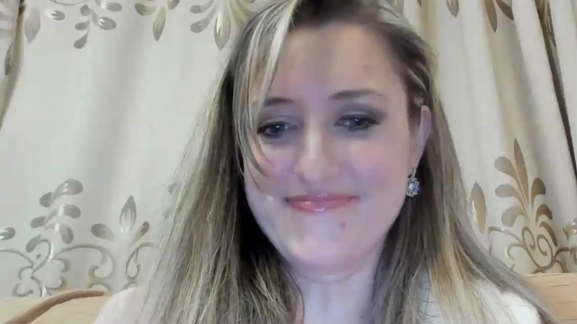 Gallery image thumbnail from BestDream's myfreecams stream on, 04/27/2024, 22:28 image 12 of 20