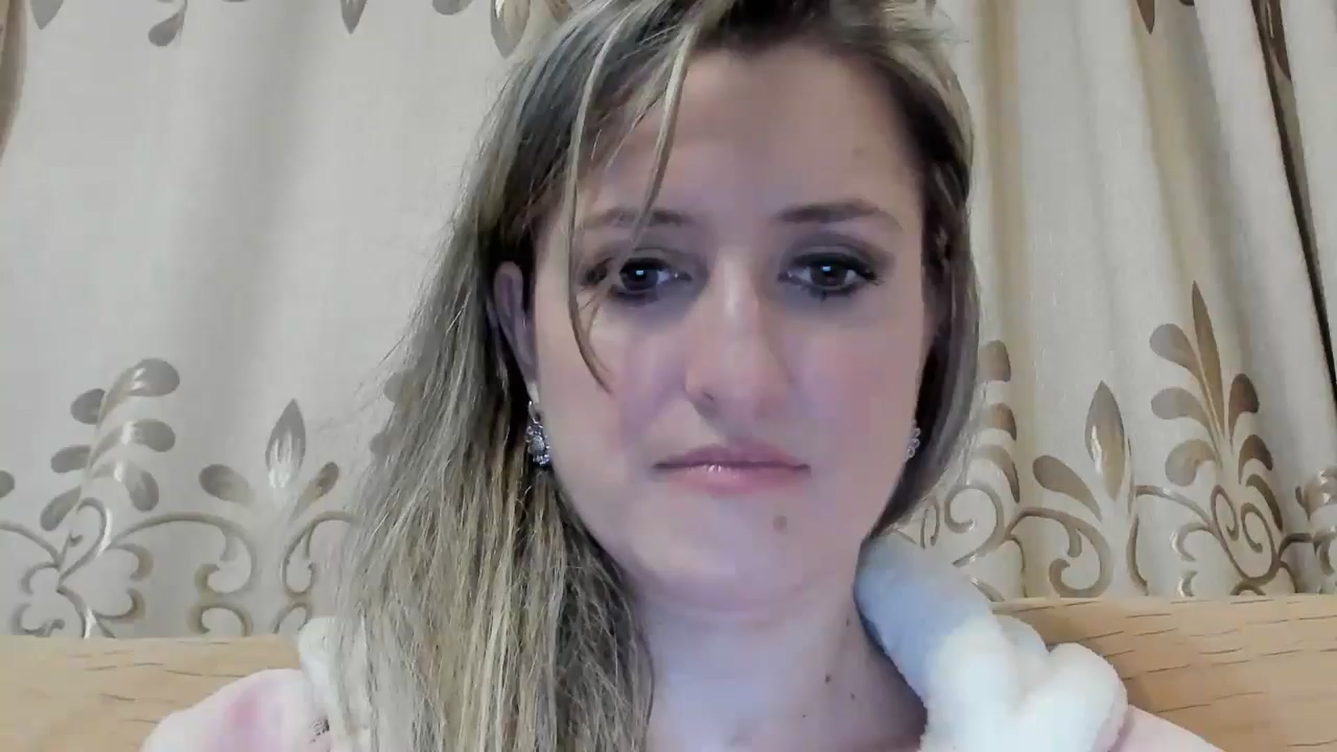 Gallery image thumbnail from BestDream's myfreecams stream on, 04/28/2024, 01:40 image 1 of 20