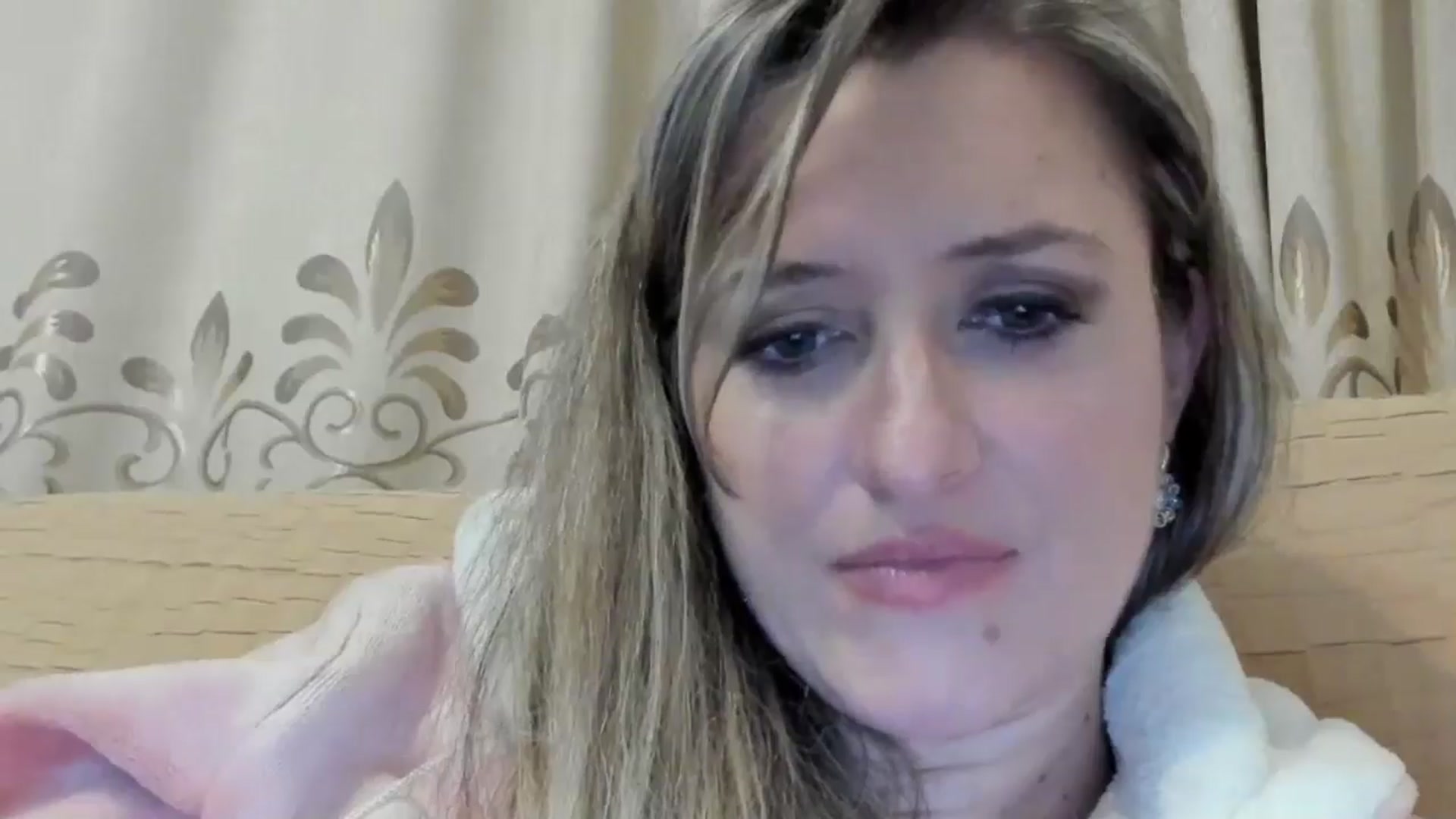 Gallery image thumbnail from BestDream's myfreecams stream on, 04/28/2024, 01:40 image 15 of 20