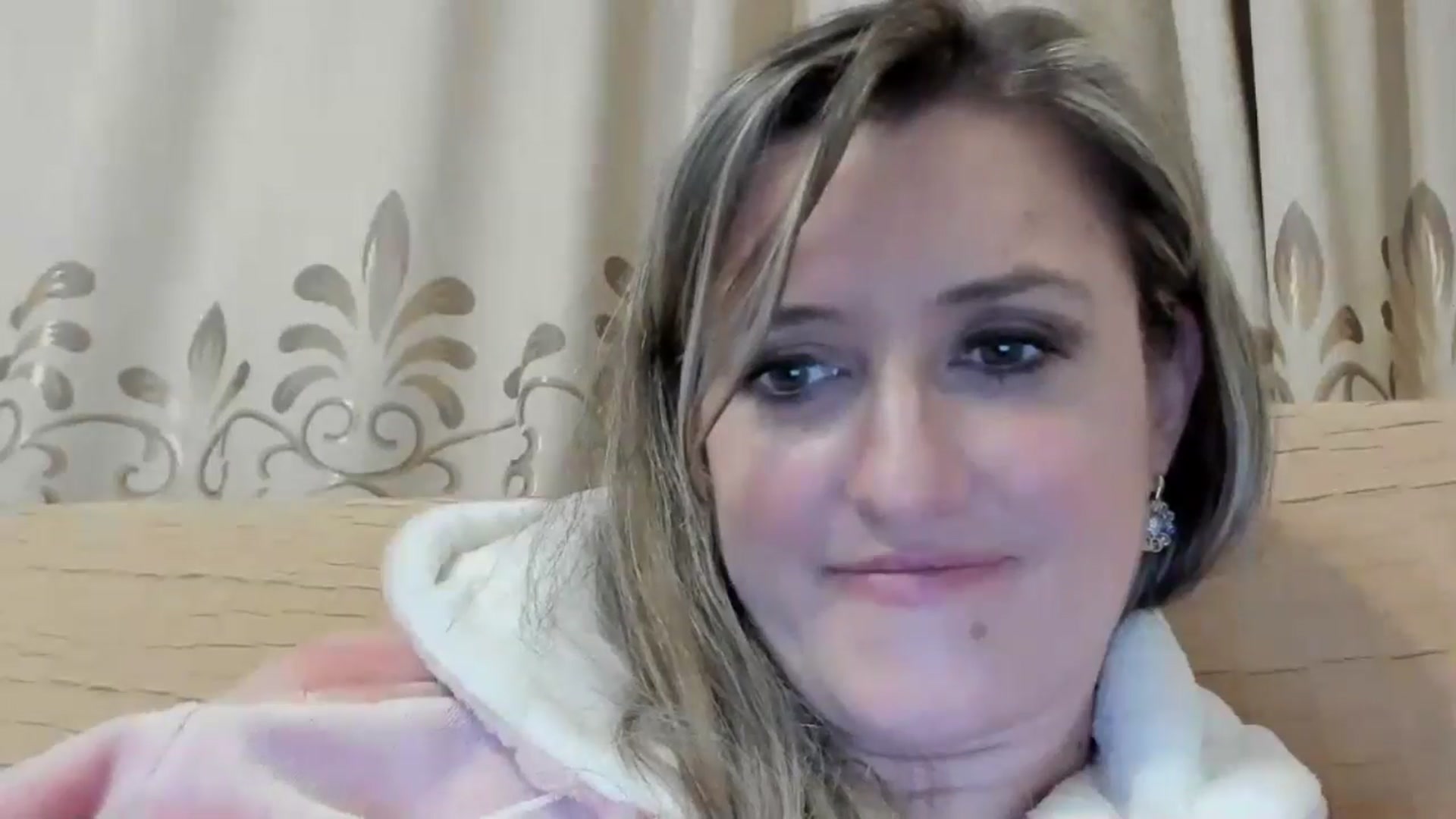 Gallery image thumbnail from BestDream's myfreecams stream on, 04/28/2024, 01:40 image 20 of 20