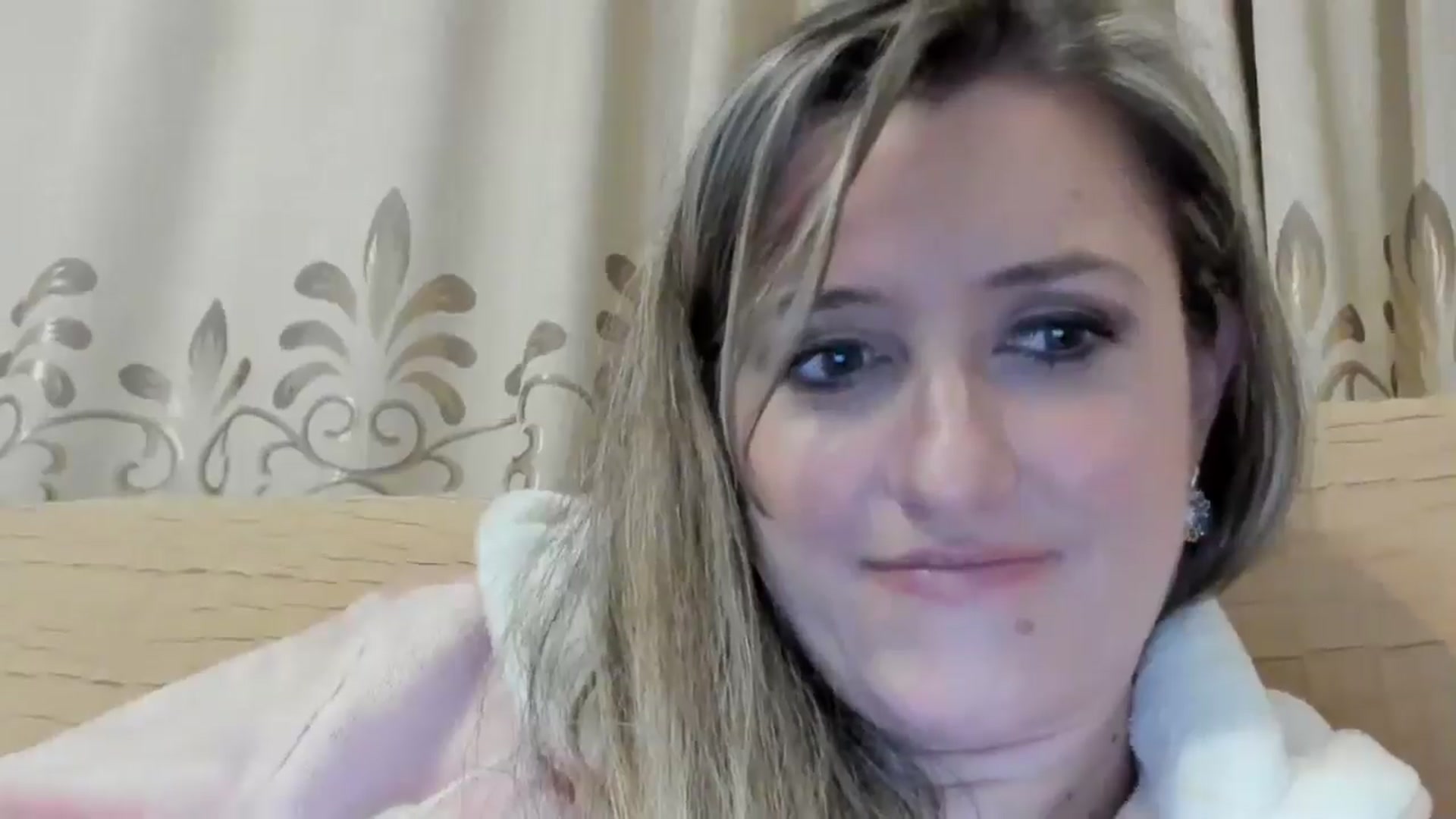 Gallery image thumbnail from BestDream's myfreecams stream on, 04/28/2024, 01:40 image 17 of 20
