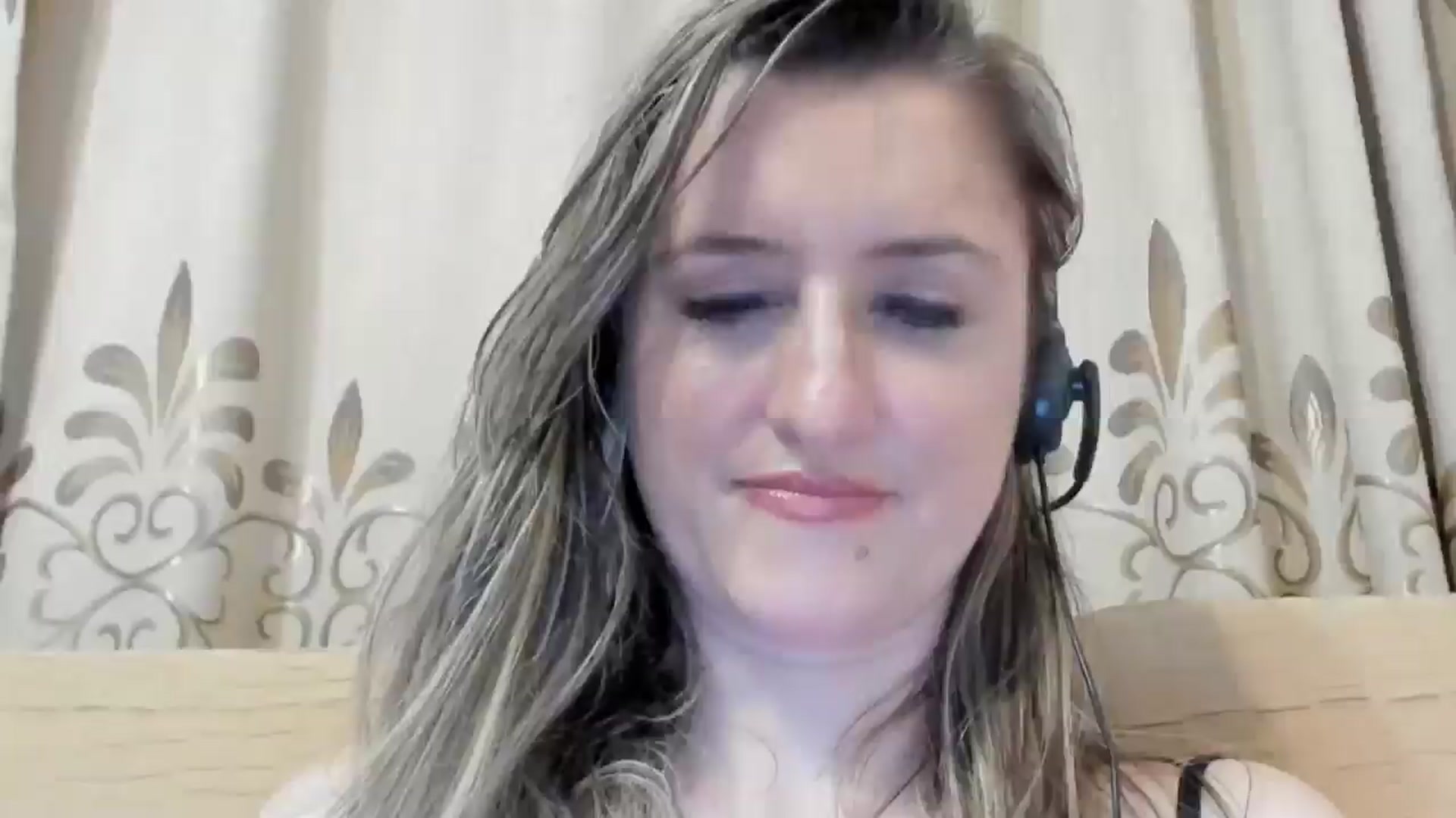 Gallery image thumbnail from BestDream's myfreecams stream on, 05/02/2024, 01:09 image 11 of 20