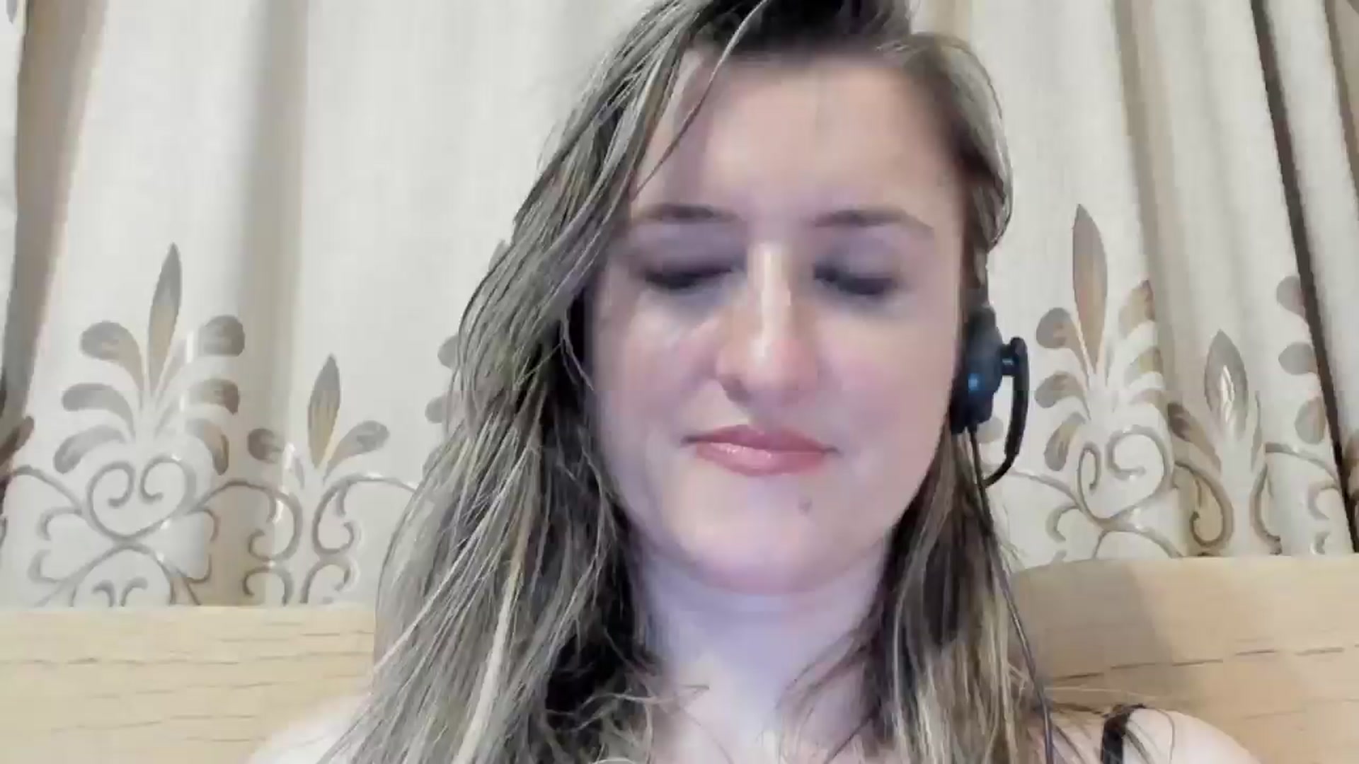 Gallery image thumbnail from BestDream's myfreecams stream on, 05/02/2024, 01:09 image 12 of 20