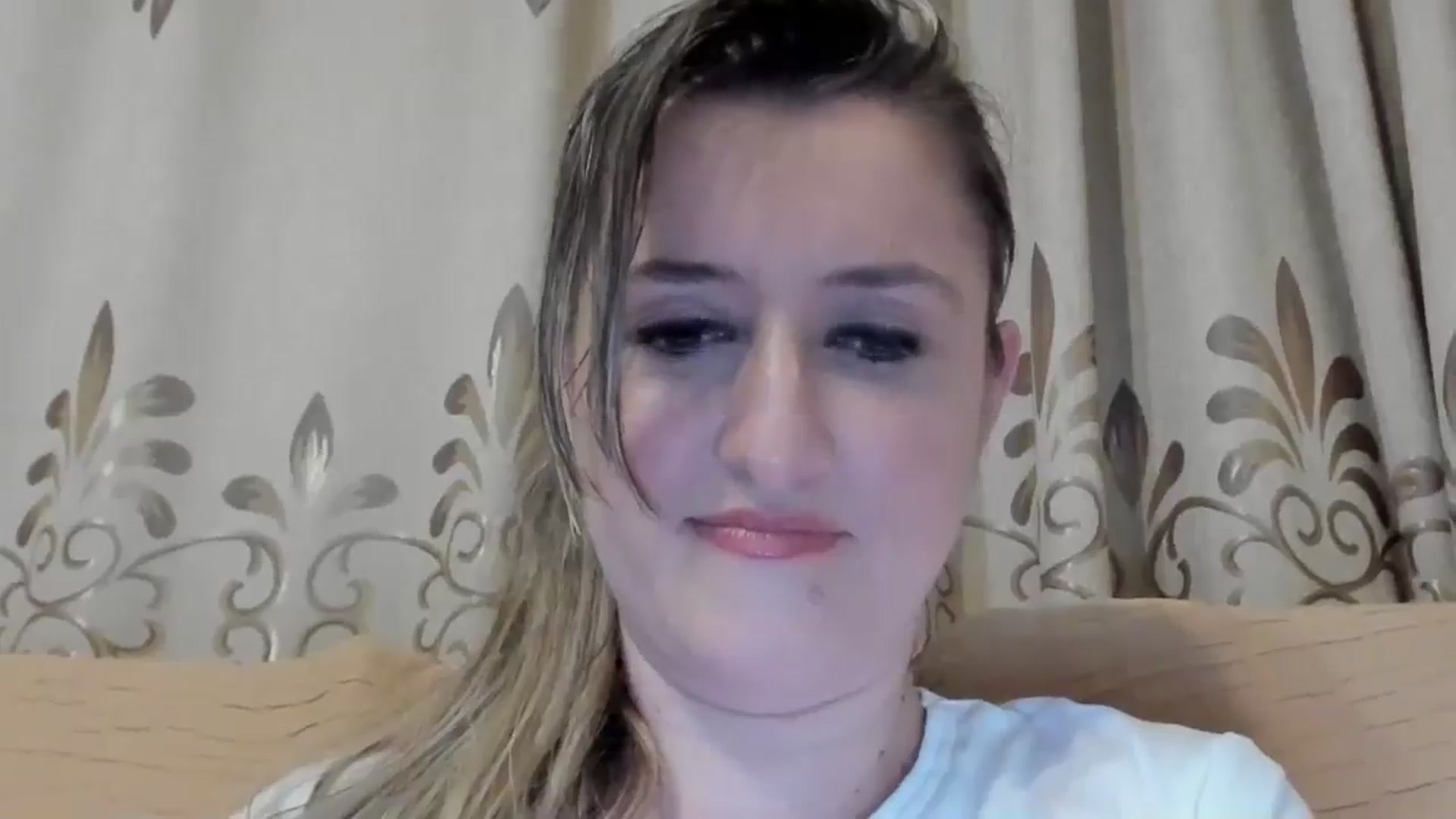 Gallery image thumbnail from BestDream's myfreecams stream on, 05/02/2024, 23:54 image 18 of 20