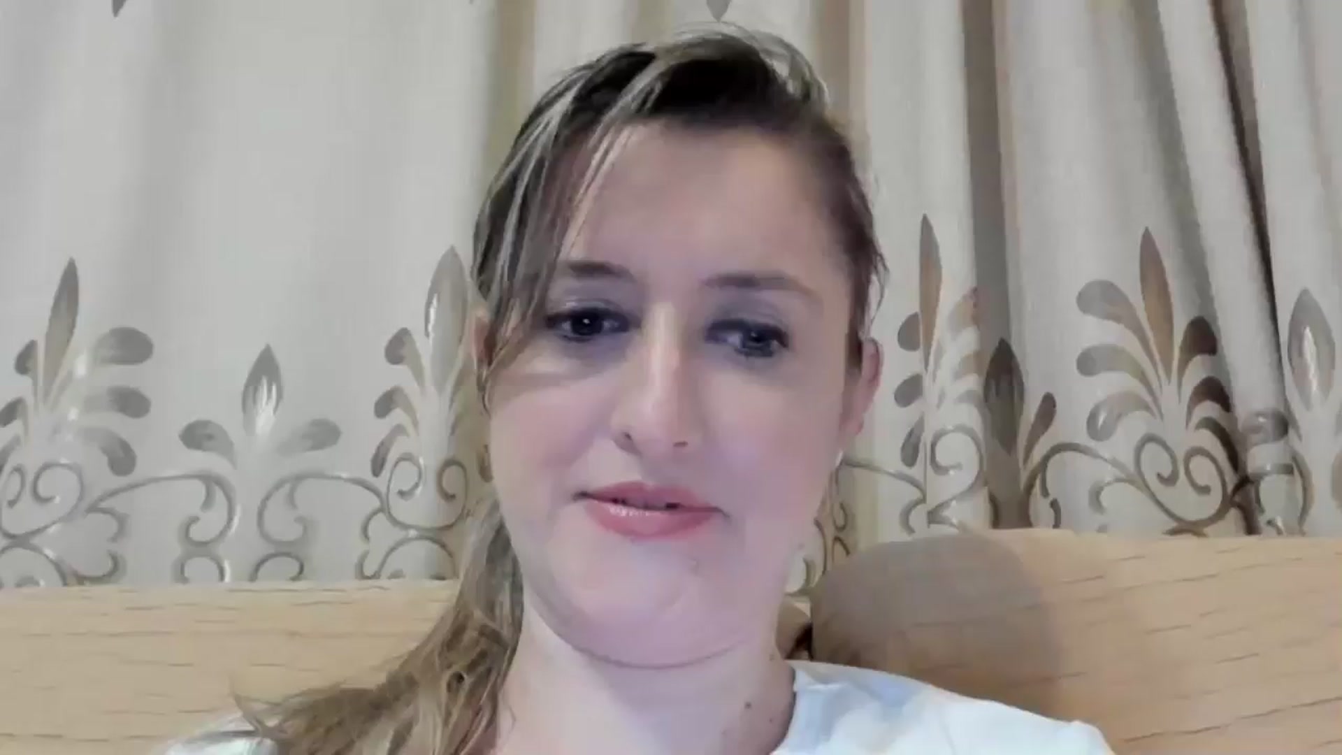 Gallery image thumbnail from BestDream's myfreecams stream on, 05/03/2024, 24:35 image 18 of 20
