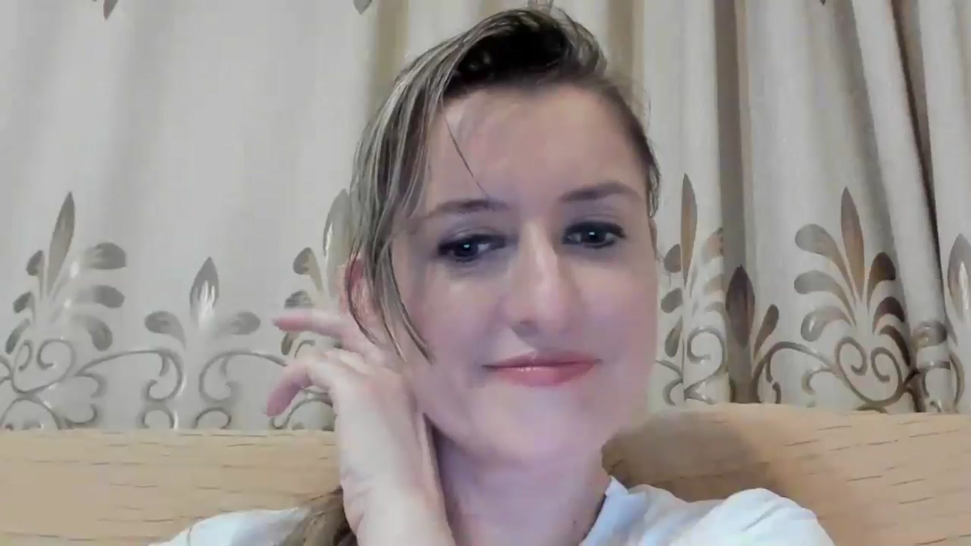 Gallery image thumbnail from BestDream's myfreecams stream on, 05/03/2024, 24:35 image 7 of 20