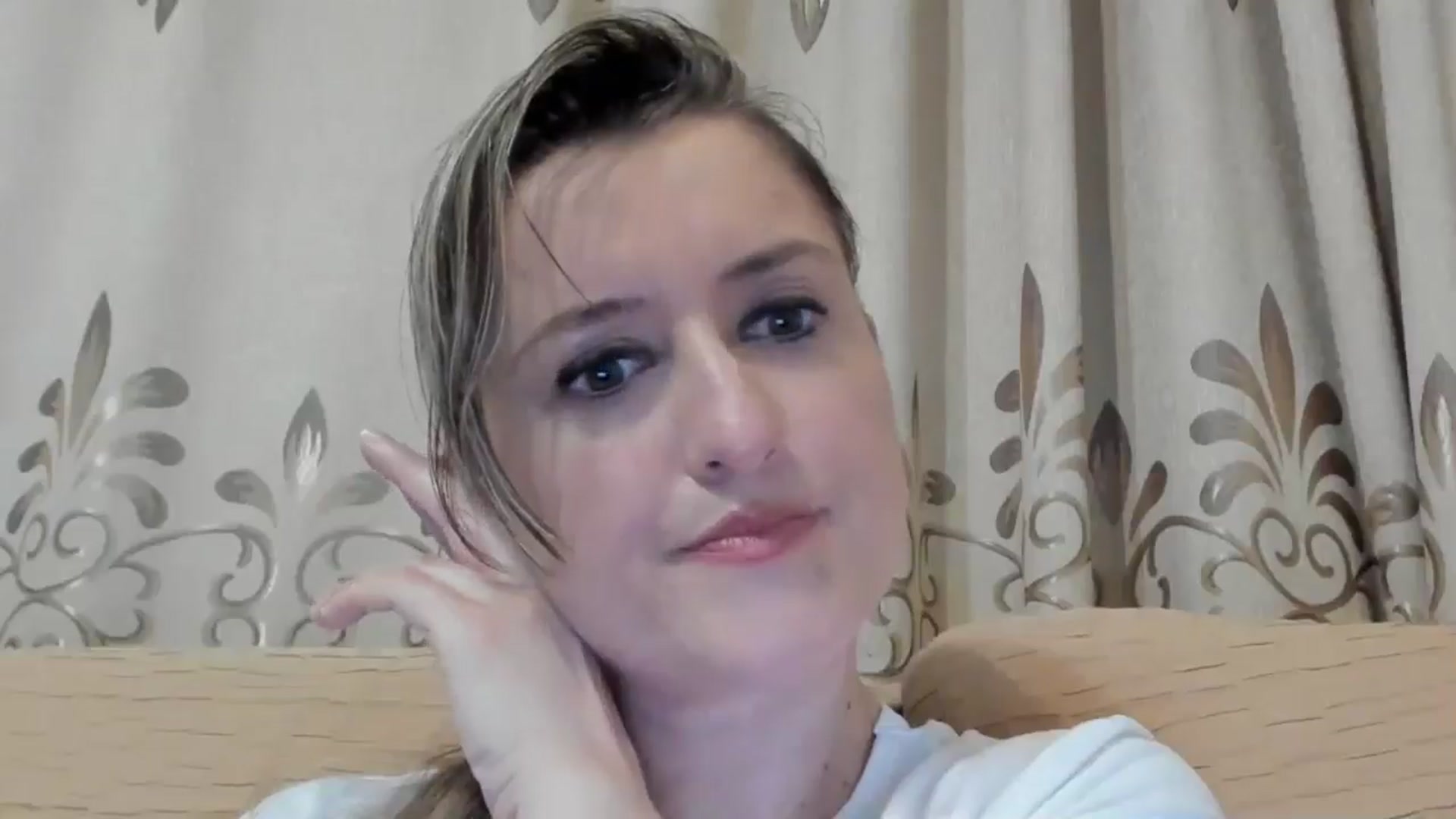 Gallery image thumbnail from BestDream's myfreecams stream on, 05/03/2024, 24:35 image 9 of 20