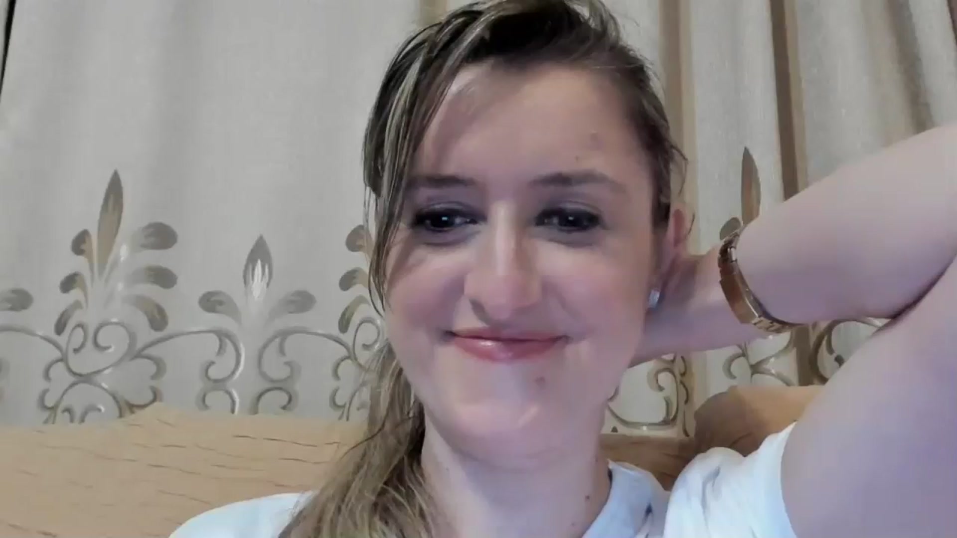 Gallery image thumbnail from BestDream's myfreecams stream on, 05/03/2024, 24:49 image 18 of 20