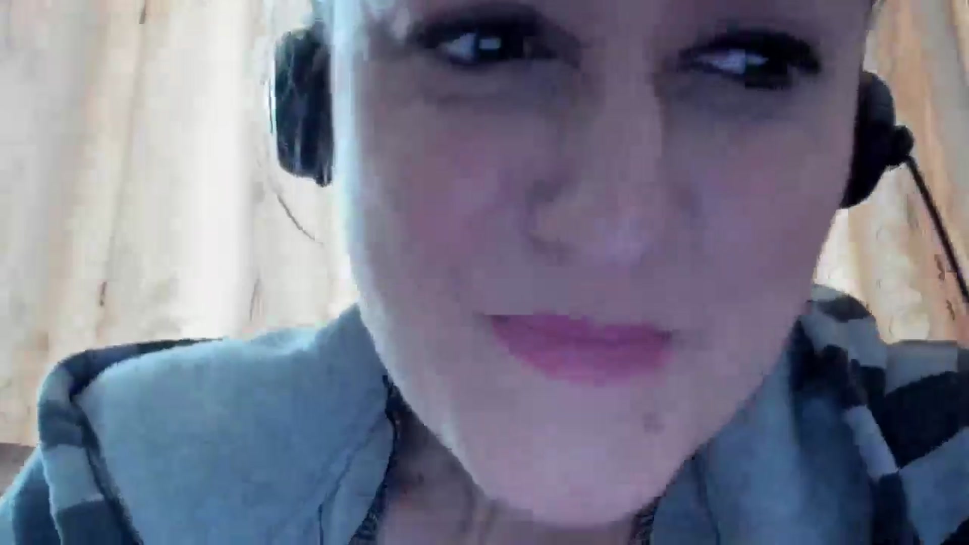 Gallery image thumbnail from BestDream's myfreecams stream on, 05/04/2024, 13:26 image 11 of 20
