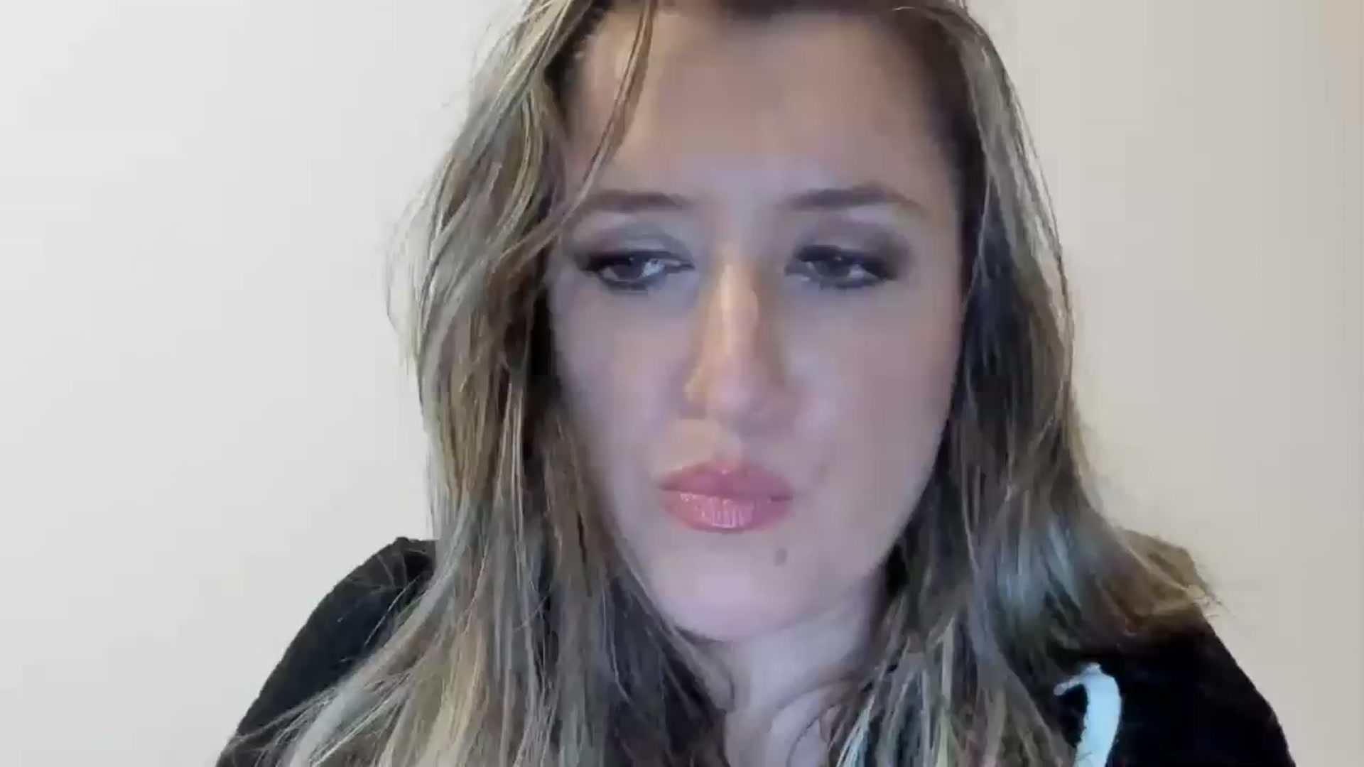 Gallery image thumbnail from BestDream's myfreecams stream on, 05/06/2024, 22:57 image 19 of 20
