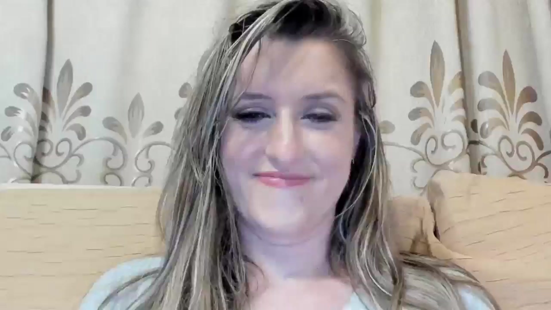 Gallery image thumbnail from BestDream's myfreecams stream on, 05/08/2024, 24:36 image 18 of 20