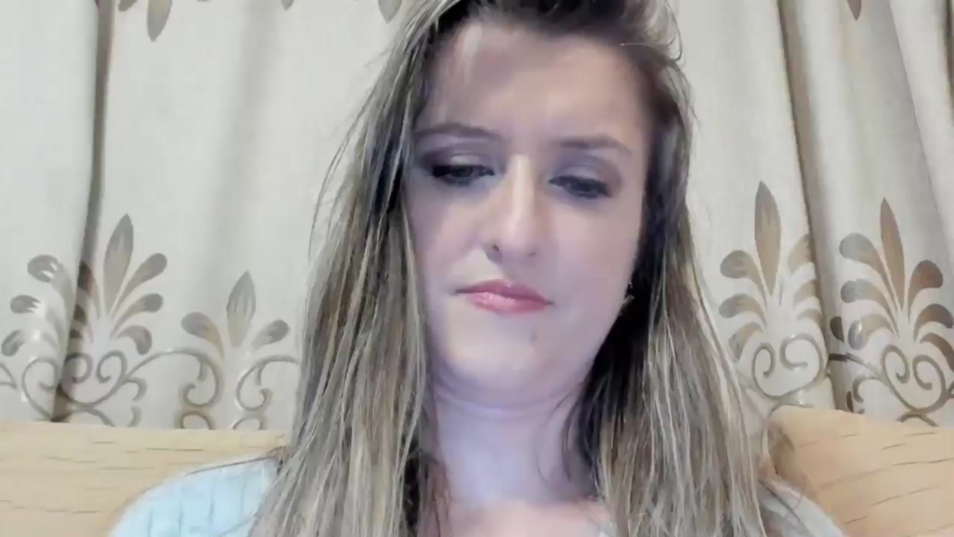 Gallery image thumbnail from BestDream's myfreecams stream on, 05/08/2024, 24:36 image 8 of 20