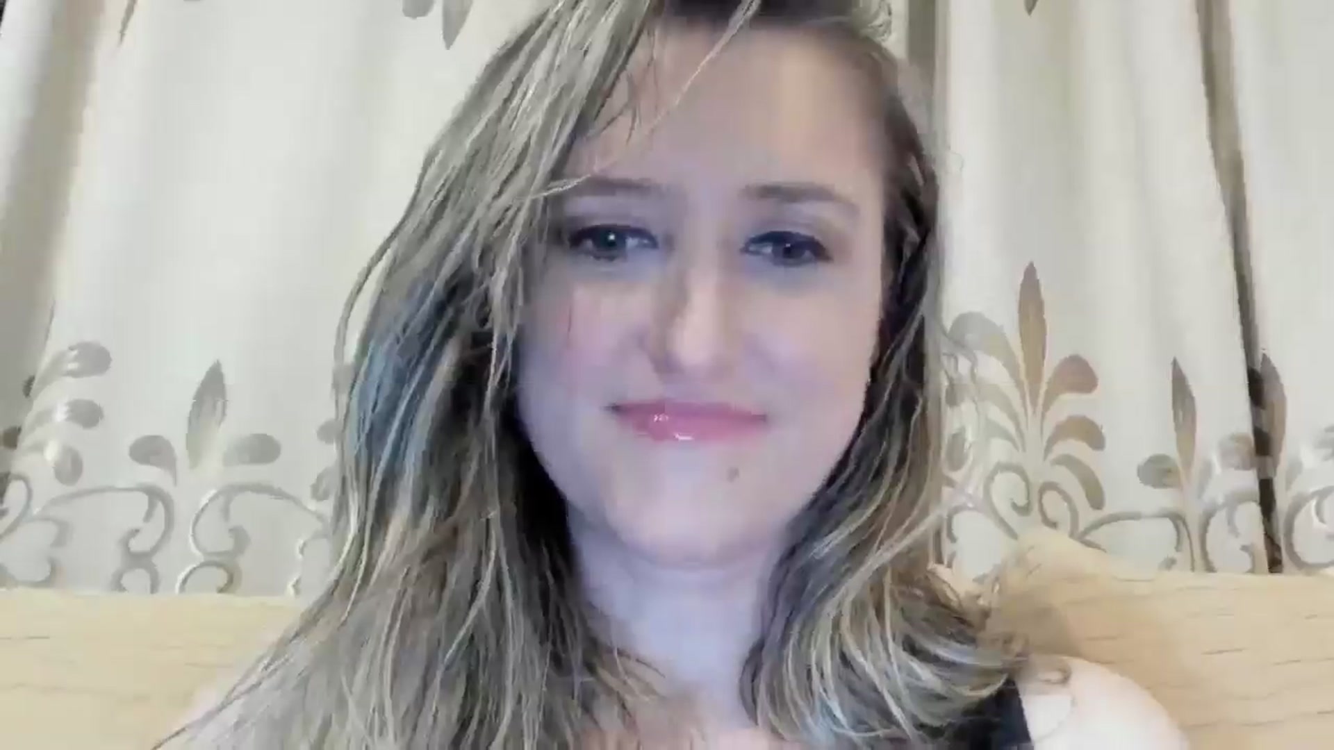 Gallery image thumbnail from BestDream's myfreecams stream on, 05/13/2024, 23:27 image 12 of 20