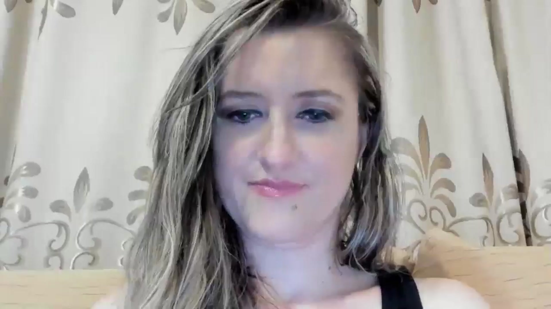 Gallery image thumbnail from BestDream's myfreecams stream on, 05/13/2024, 23:27 image 4 of 20