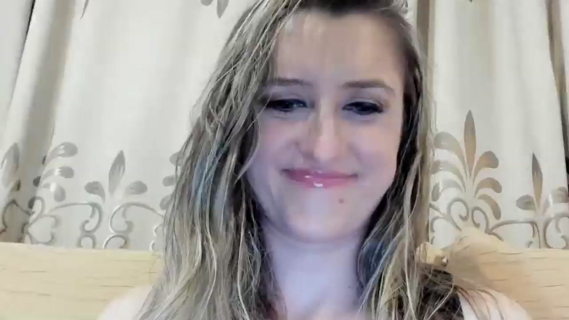 Gallery image thumbnail from BestDream's myfreecams stream on, 05/13/2024, 23:27 image 19 of 20