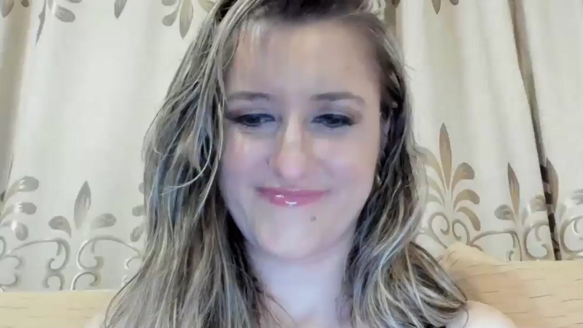 Gallery image thumbnail from BestDream's myfreecams stream on, 05/13/2024, 23:27 image 7 of 20