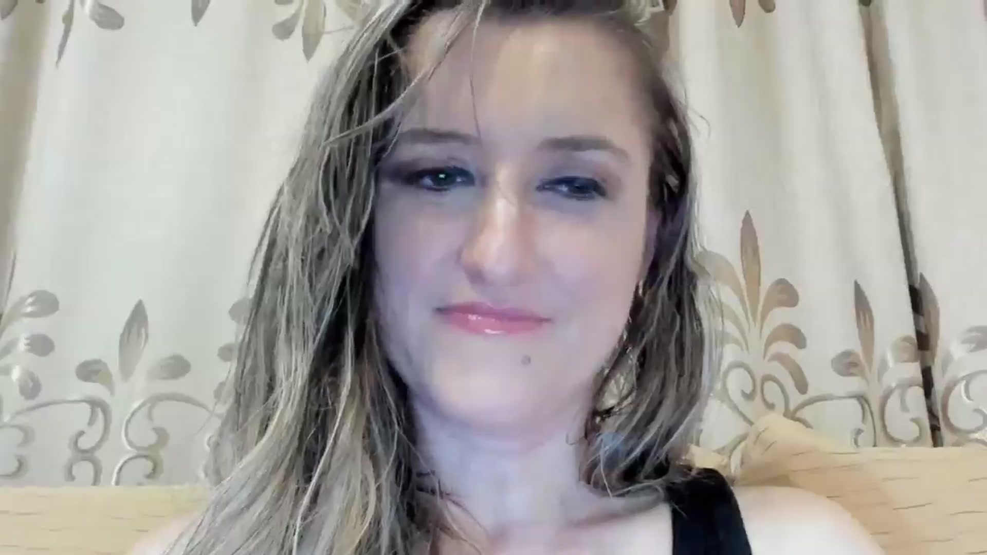 Gallery image thumbnail from BestDream's myfreecams stream on, 05/13/2024, 23:27 image 3 of 20