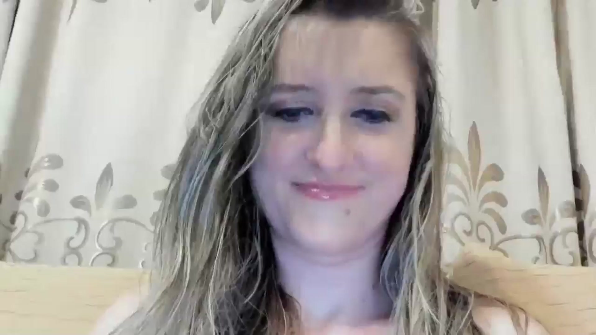 Gallery image thumbnail from BestDream's myfreecams stream on, 05/13/2024, 23:27 image 17 of 20