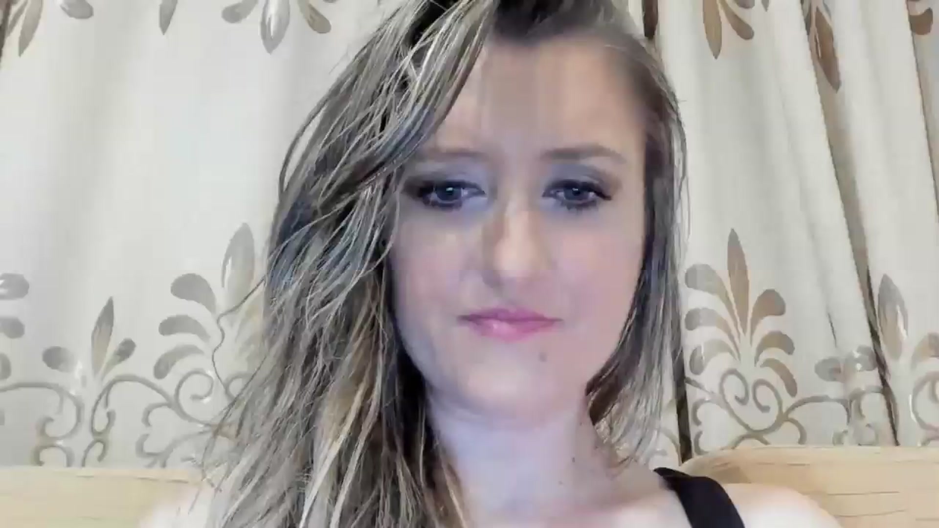 Gallery image thumbnail from BestDream's myfreecams stream on, 05/14/2024, 23:03 image 12 of 20