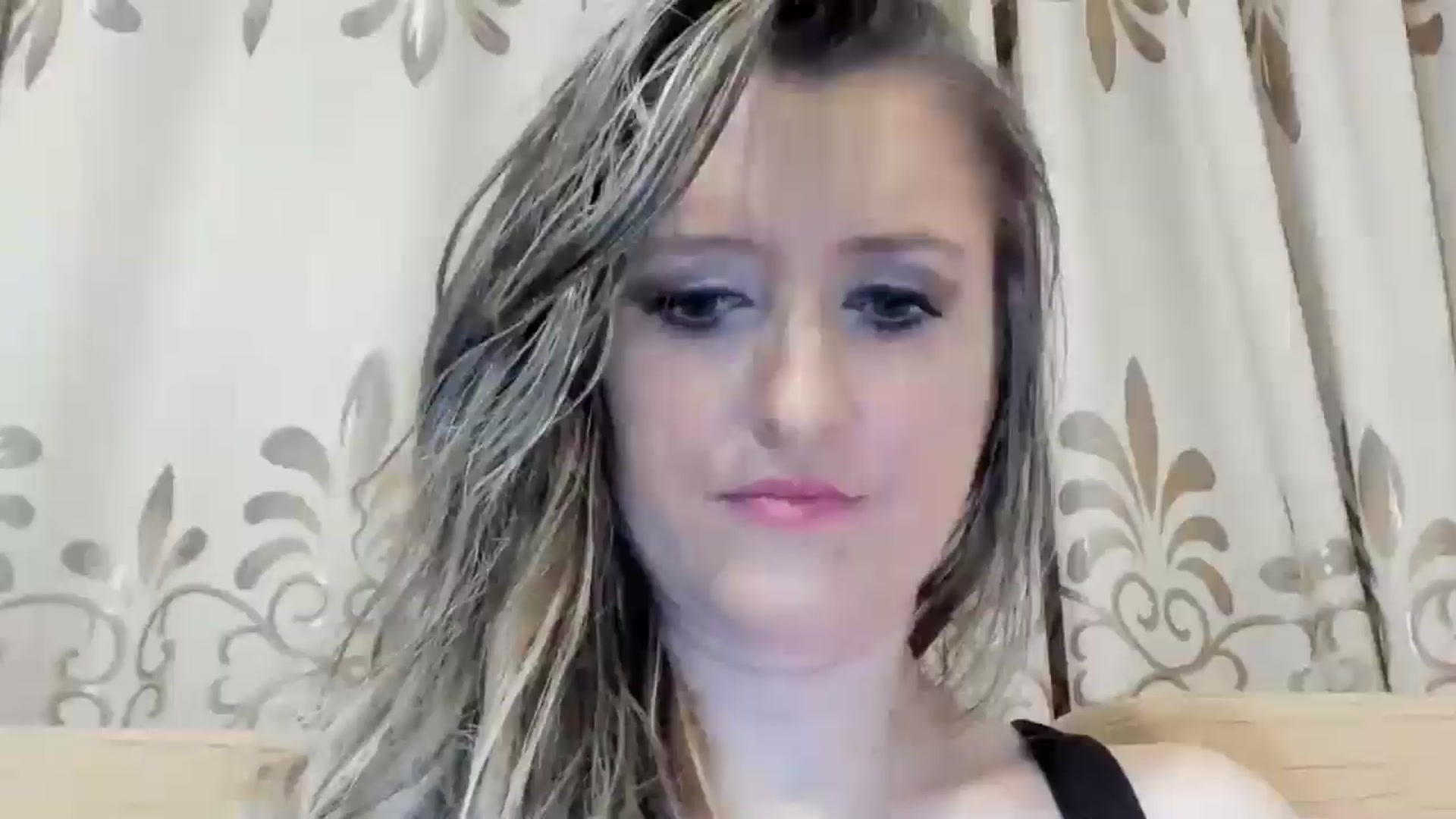 Gallery image thumbnail from BestDream's myfreecams stream on, 05/14/2024, 23:03 image 8 of 20