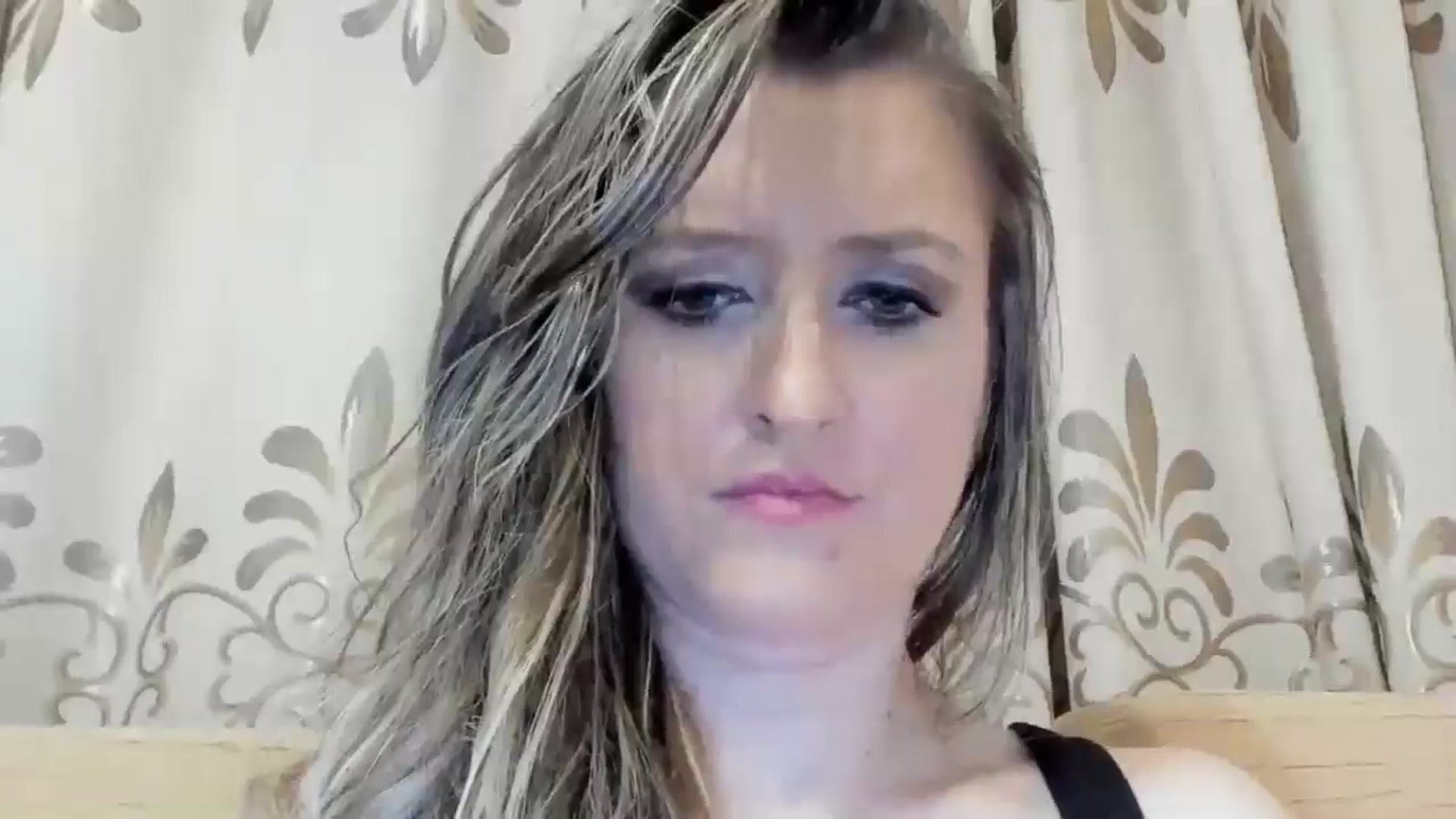 Gallery image thumbnail from BestDream's myfreecams stream on, 05/14/2024, 23:03 image 10 of 20