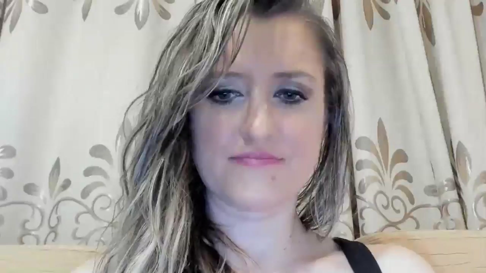 Gallery image thumbnail from BestDream's myfreecams stream on, 05/14/2024, 23:03 image 4 of 20