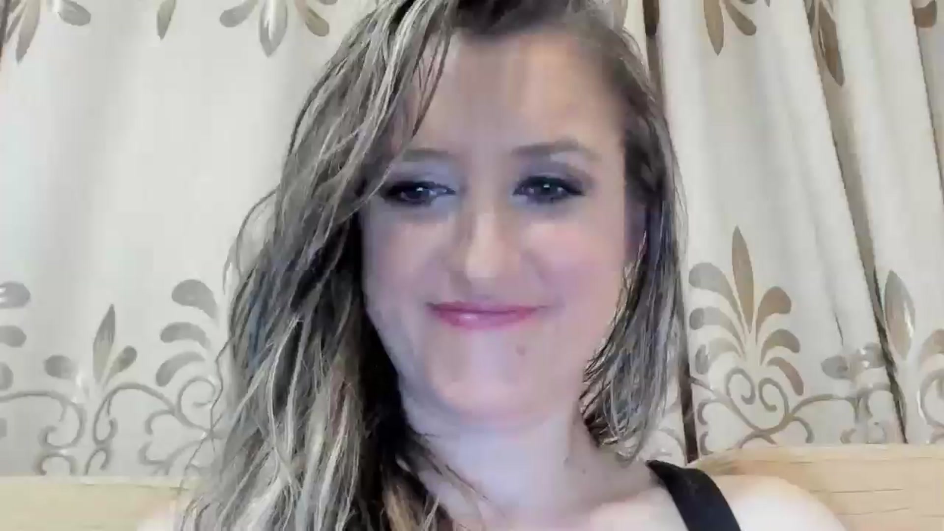 Gallery image thumbnail from BestDream's myfreecams stream on, 05/14/2024, 23:03 image 3 of 20