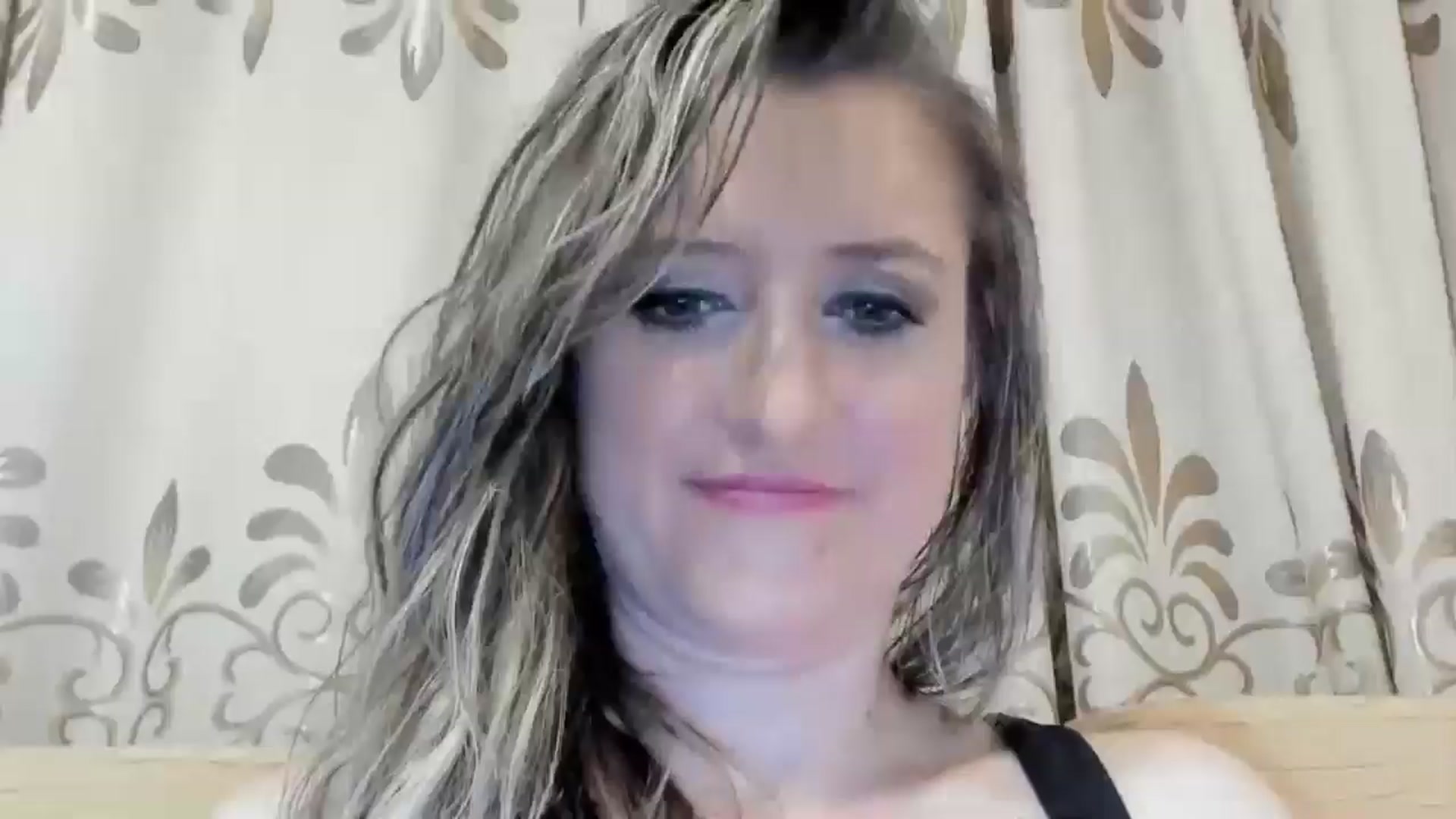 Gallery image thumbnail from BestDream's myfreecams stream on, 05/14/2024, 23:03 image 1 of 20