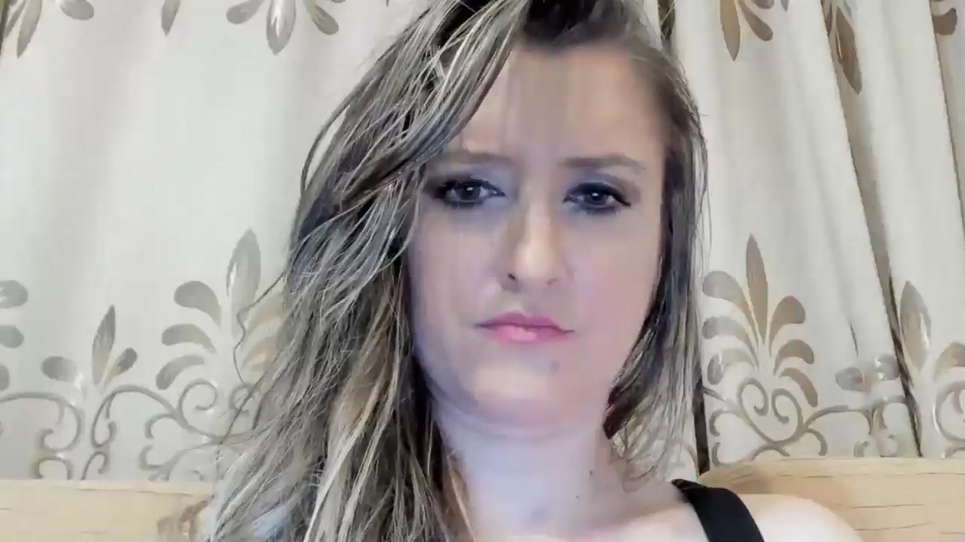 Gallery image thumbnail from BestDream's myfreecams stream on, 05/14/2024, 23:03 image 11 of 20