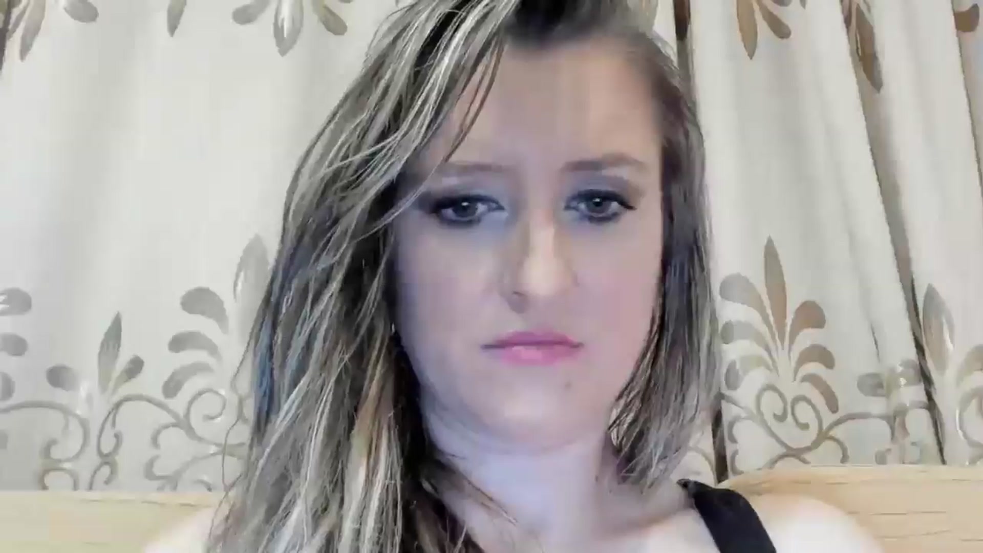 Gallery image thumbnail from BestDream's myfreecams stream on, 05/14/2024, 23:03 image 5 of 20