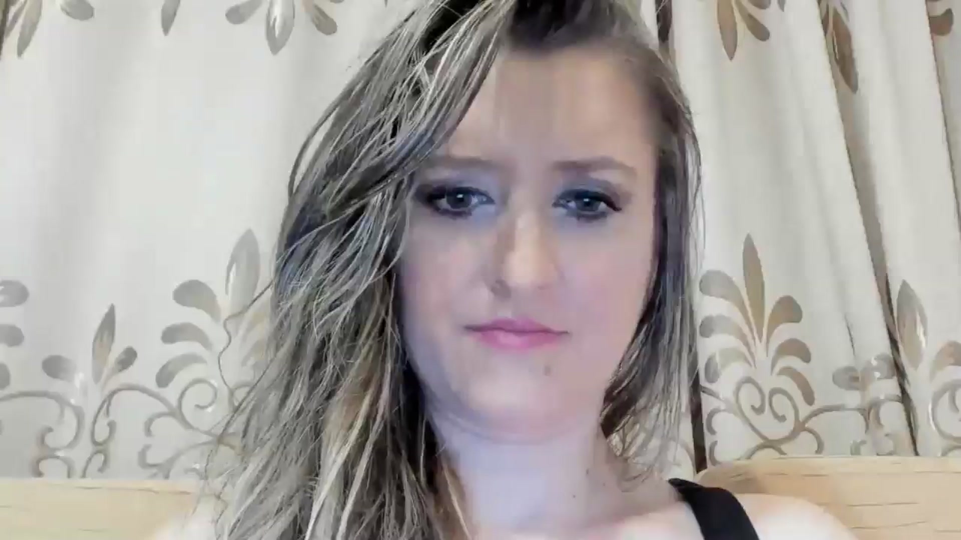 Gallery image thumbnail from BestDream's myfreecams stream on, 05/14/2024, 23:03 image 13 of 20