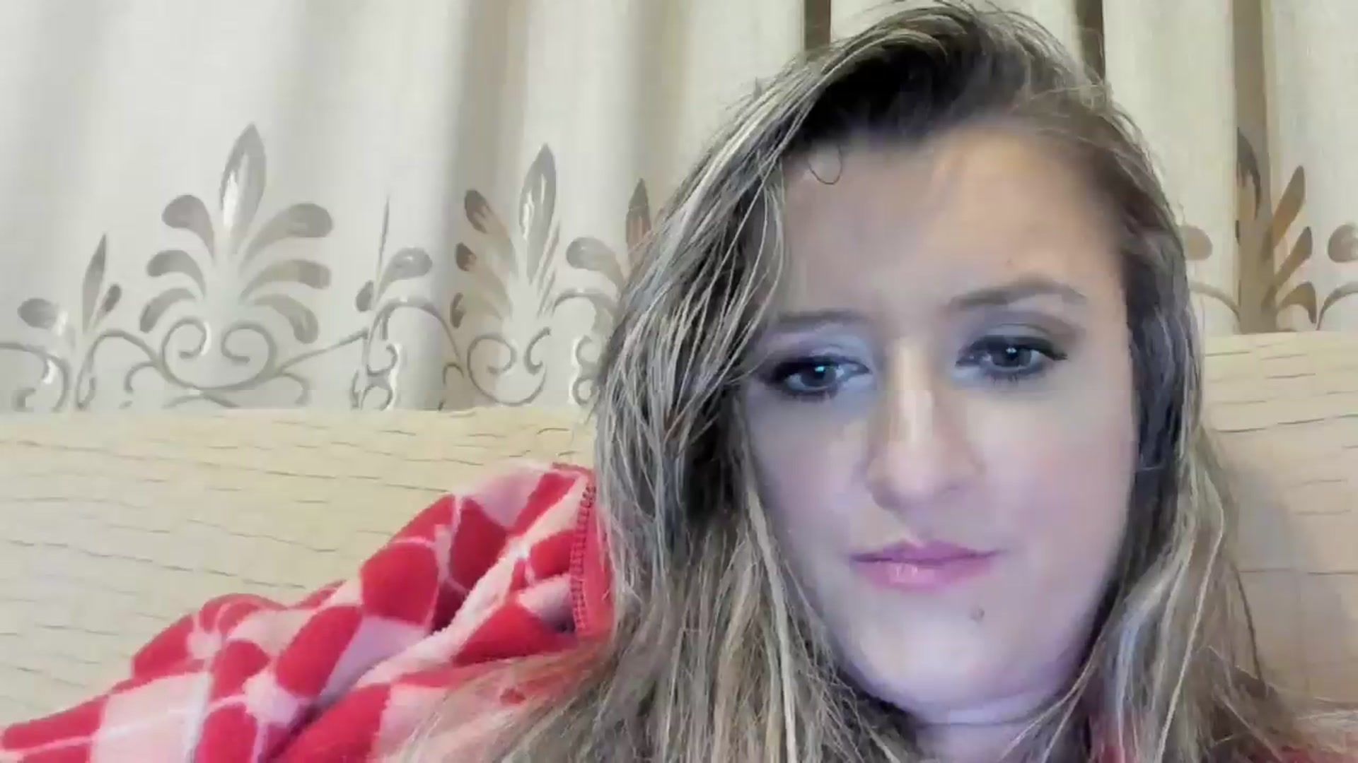 Gallery image thumbnail from BestDream's myfreecams stream on, 05/15/2024, 01:03 image 13 of 20