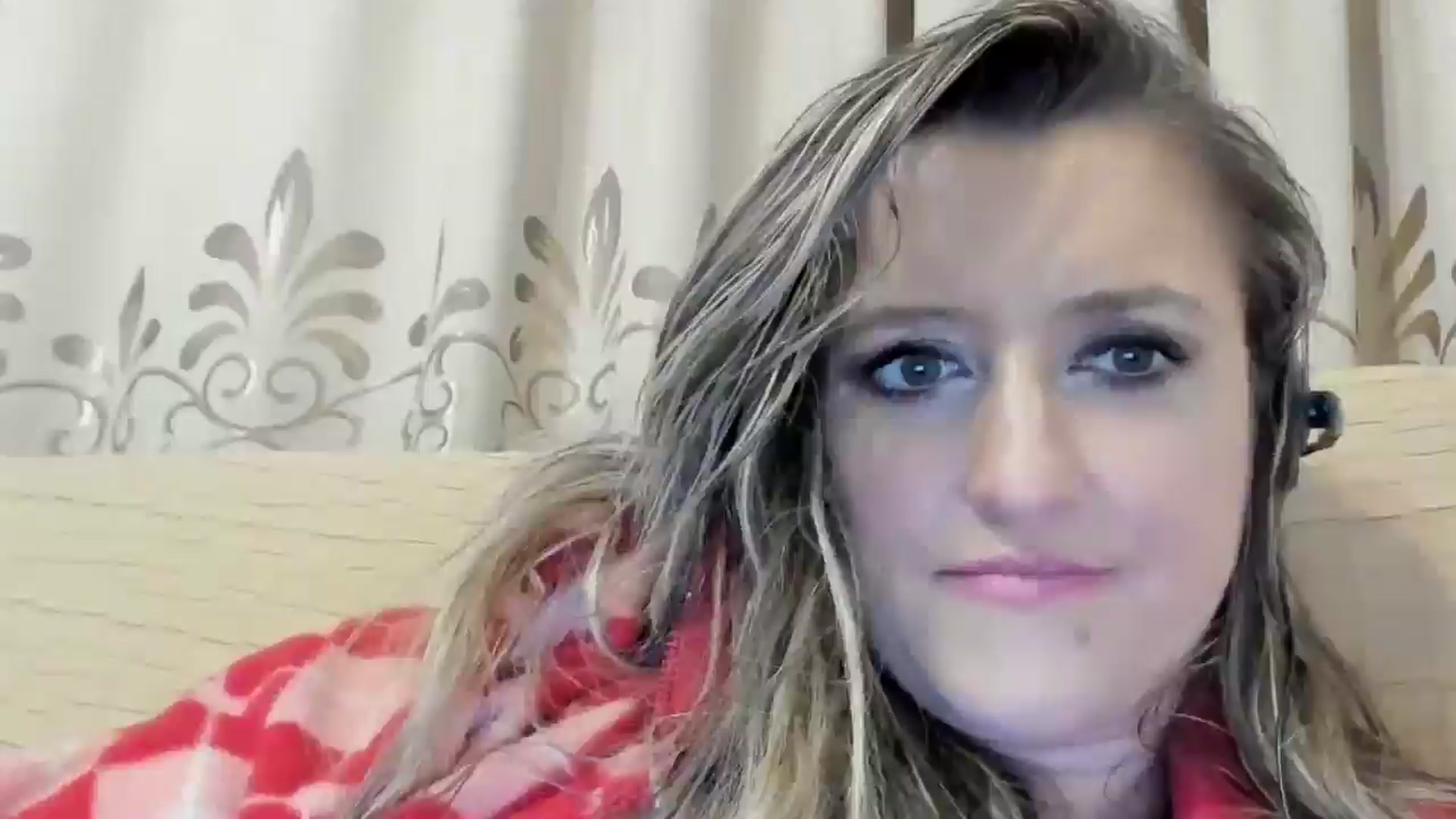 Gallery image thumbnail from BestDream's myfreecams stream on, 05/15/2024, 01:03 image 16 of 20