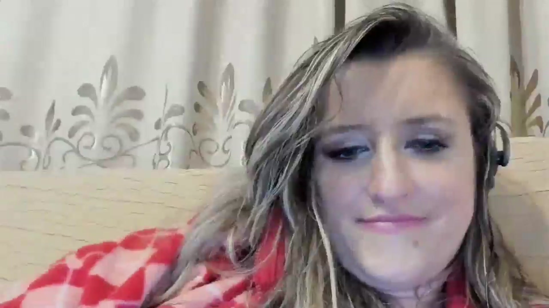 Gallery image thumbnail from BestDream's myfreecams stream on, 05/15/2024, 01:03 image 17 of 20
