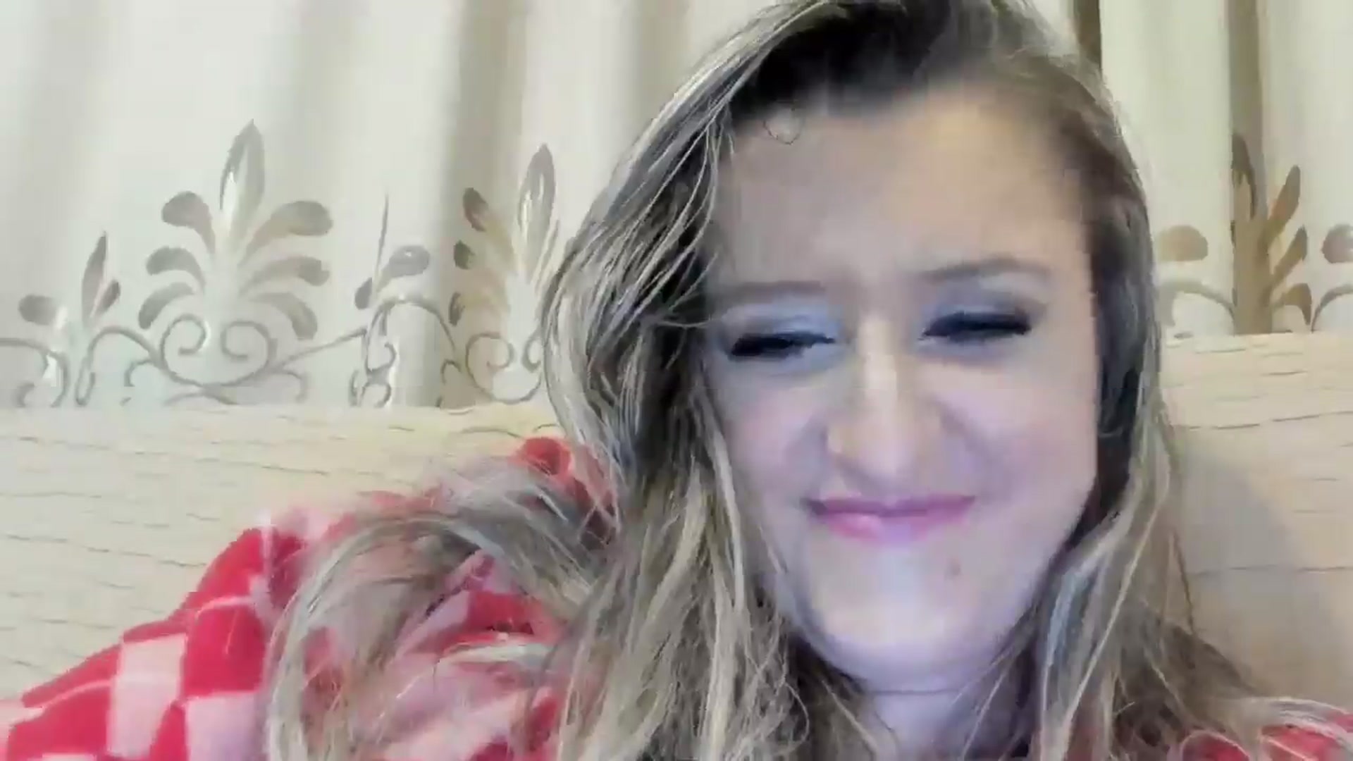 Gallery image thumbnail from BestDream's myfreecams stream on, 05/15/2024, 01:03 image 12 of 20