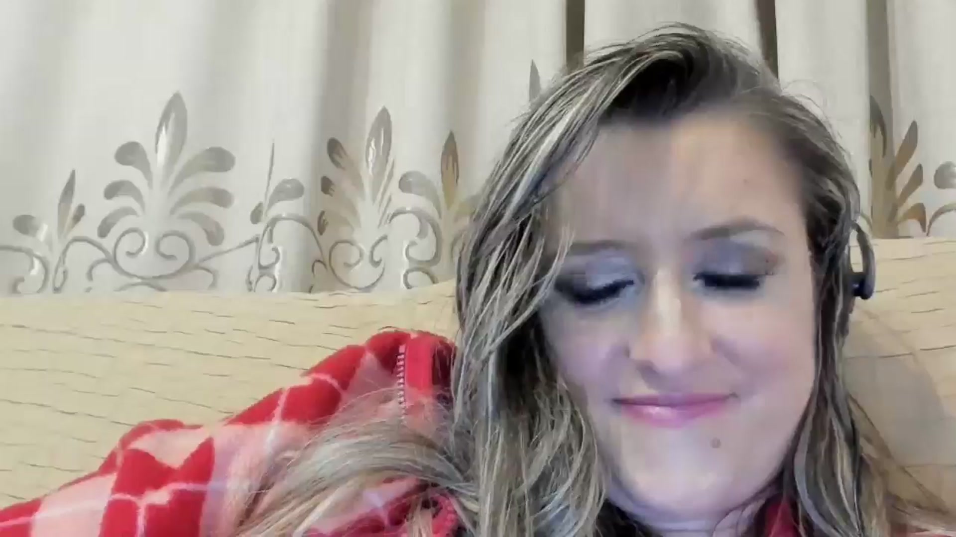 Gallery image thumbnail from BestDream's myfreecams stream on, 05/15/2024, 01:29 image 15 of 20