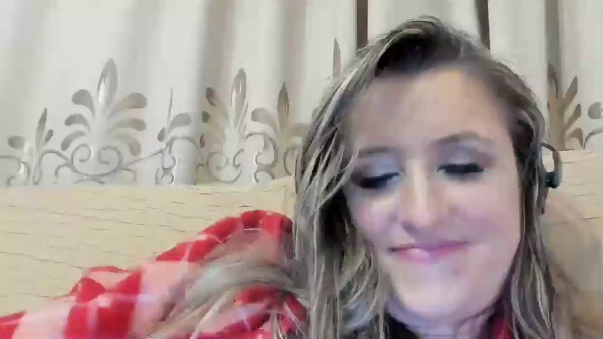 Gallery image thumbnail from BestDream's myfreecams stream on, 05/15/2024, 01:29 image 12 of 20