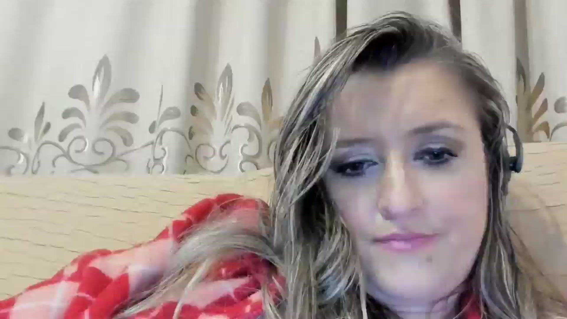 Gallery image thumbnail from BestDream's myfreecams stream on, 05/15/2024, 01:29 image 10 of 20