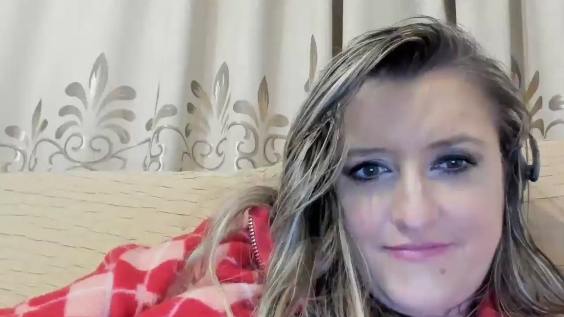 Gallery image thumbnail from BestDream's myfreecams stream on, 05/15/2024, 01:29 image 3 of 20
