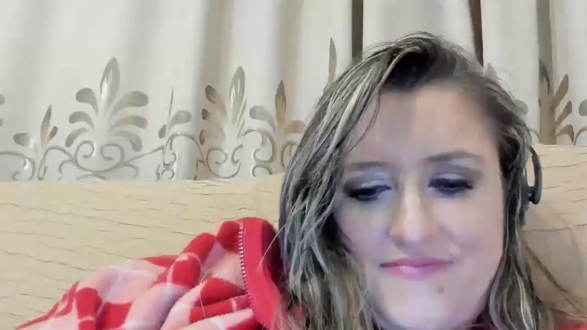 Gallery image thumbnail from BestDream's myfreecams stream on, 05/15/2024, 01:58 image 18 of 20