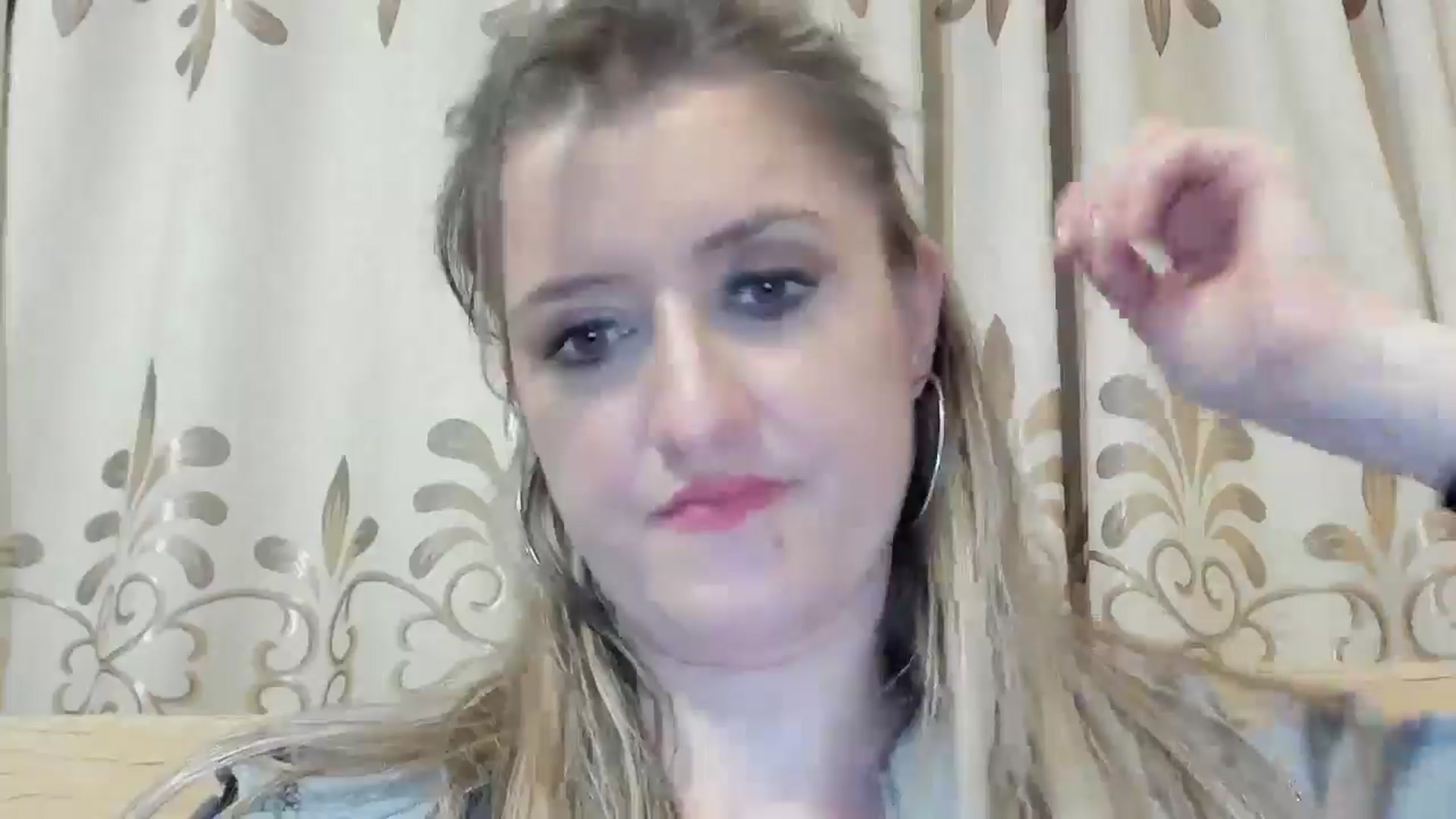 Gallery image thumbnail from BestDream's myfreecams stream on, 05/16/2024, 24:11 image 7 of 20