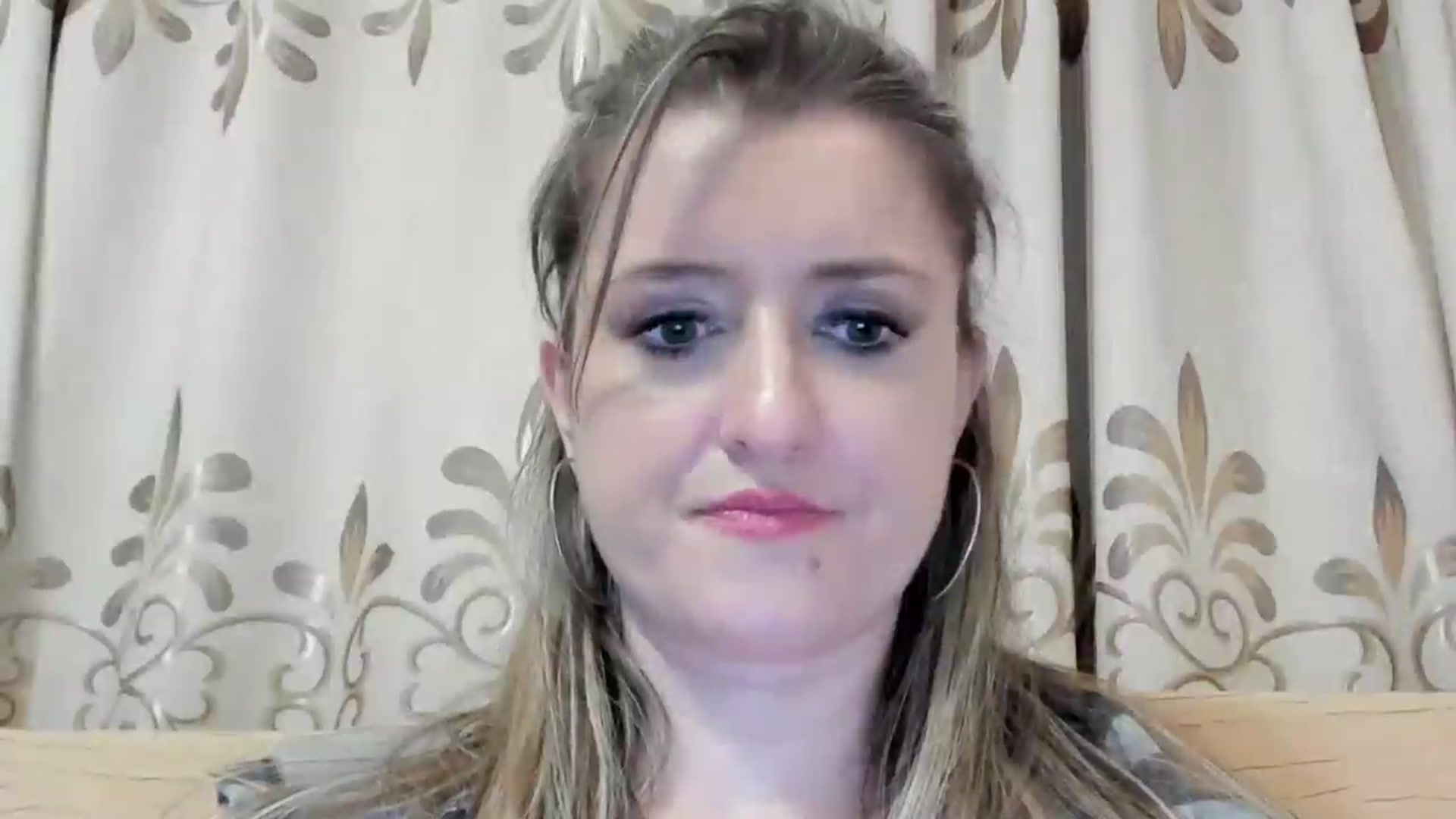 Gallery image thumbnail from BestDream's myfreecams stream on, 05/16/2024, 24:11 image 18 of 20