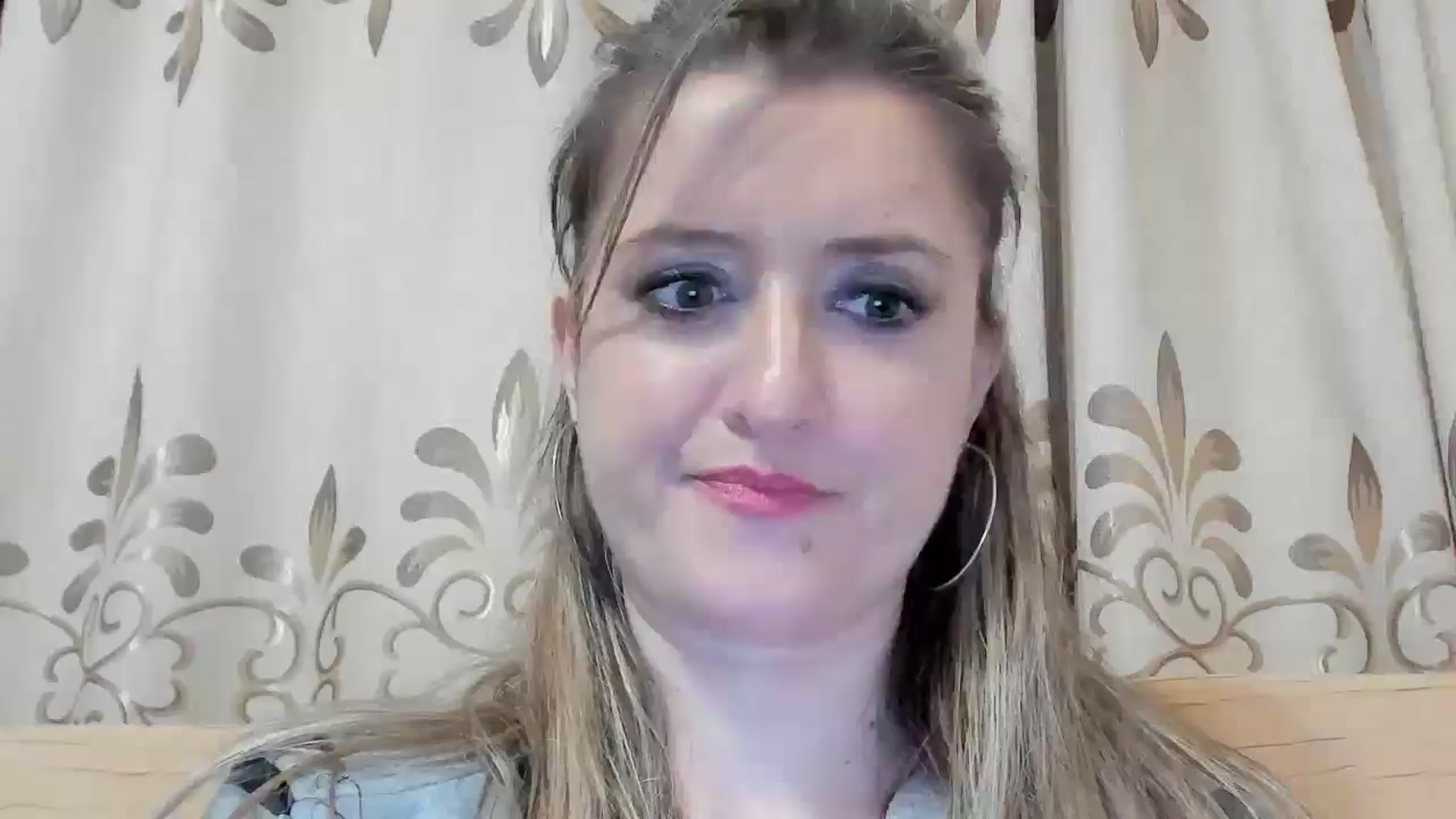 Gallery image thumbnail from BestDream's myfreecams stream on, 05/16/2024, 24:11 image 3 of 20