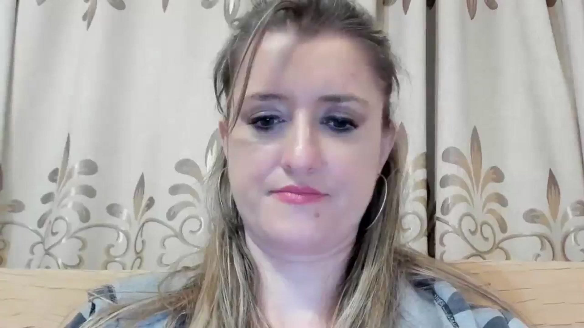 Gallery image thumbnail from BestDream's myfreecams stream on, 05/16/2024, 24:18 image 18 of 20